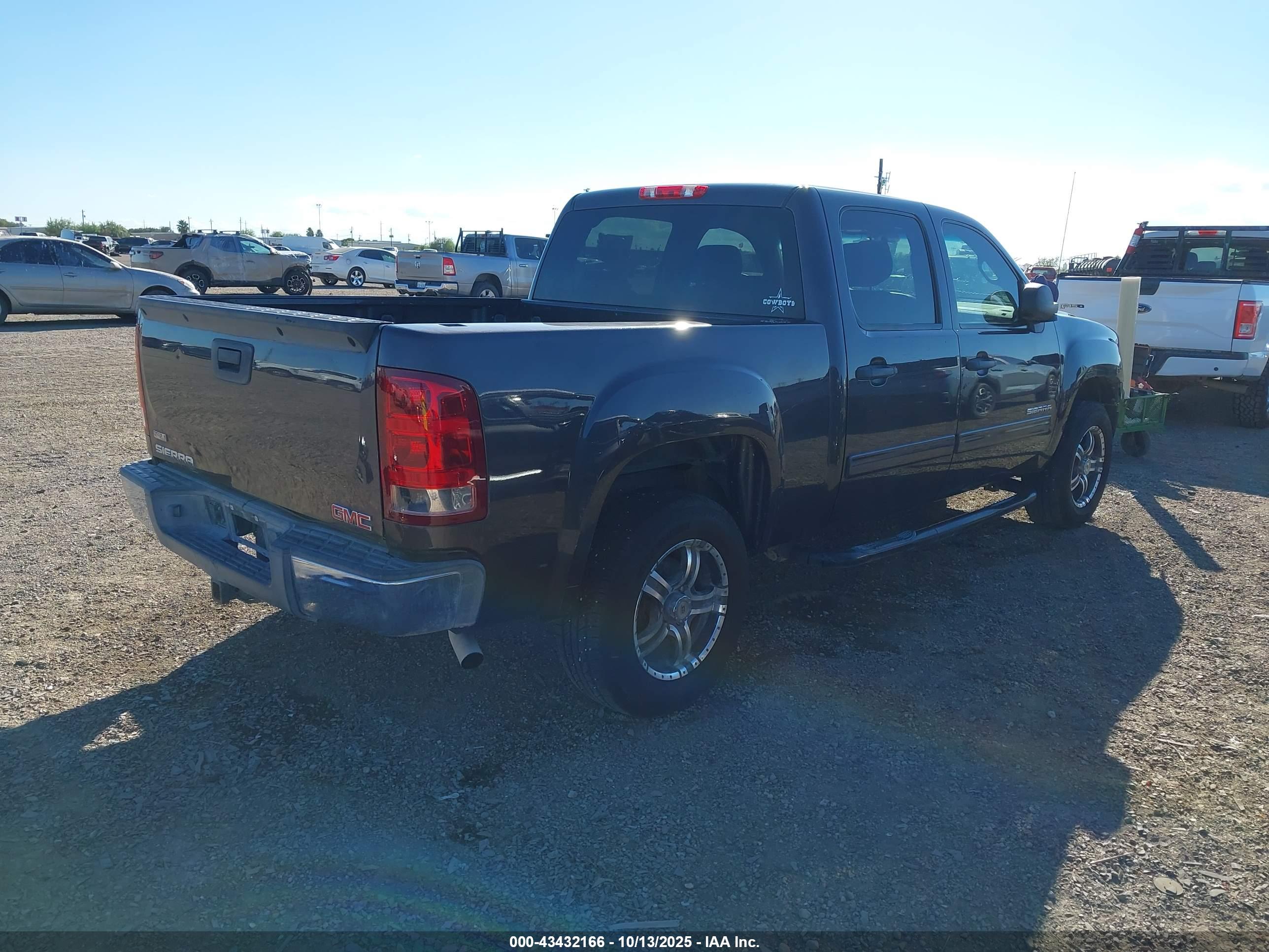 GMC SIERRA image 4