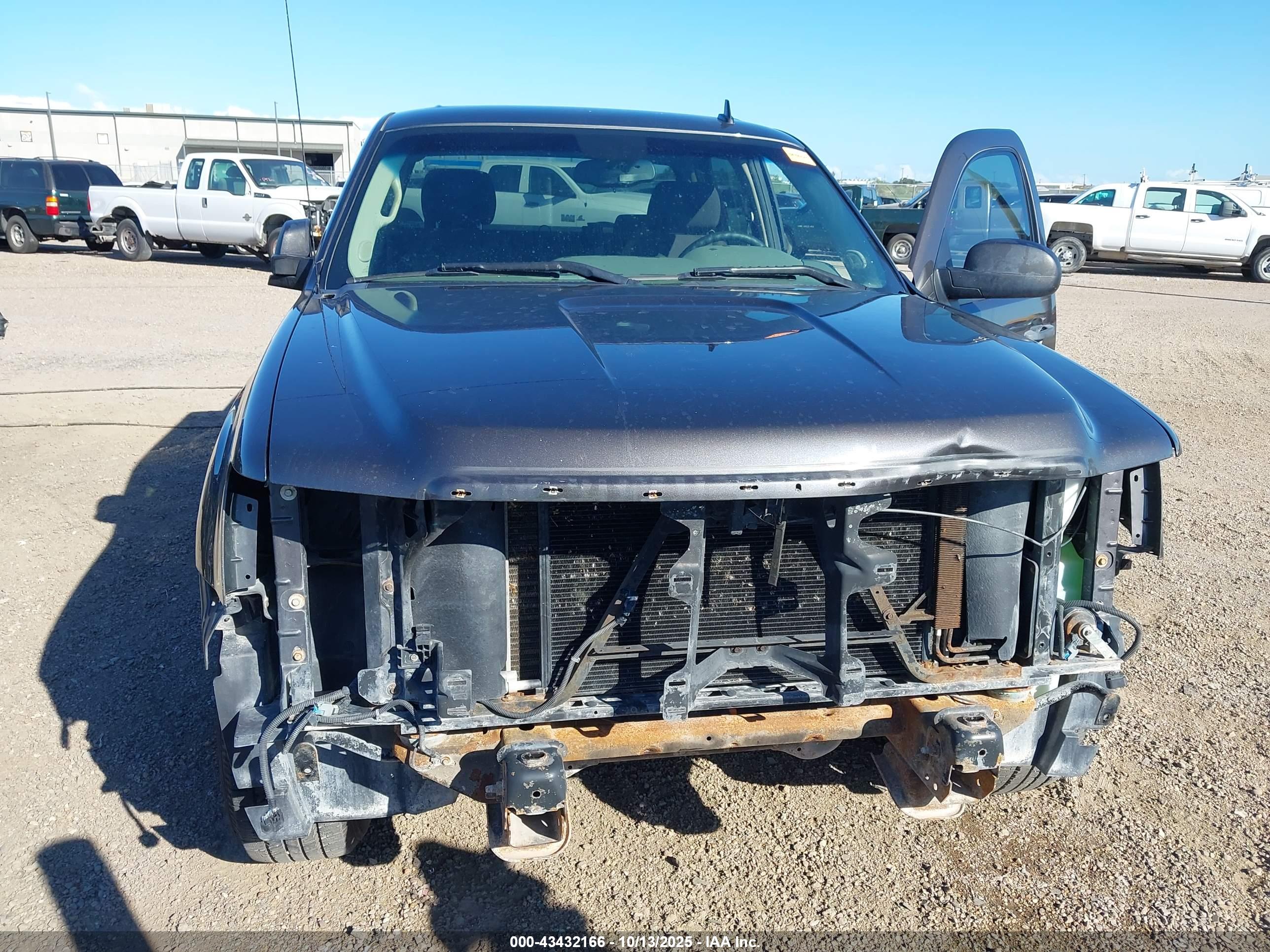 GMC SIERRA image 6