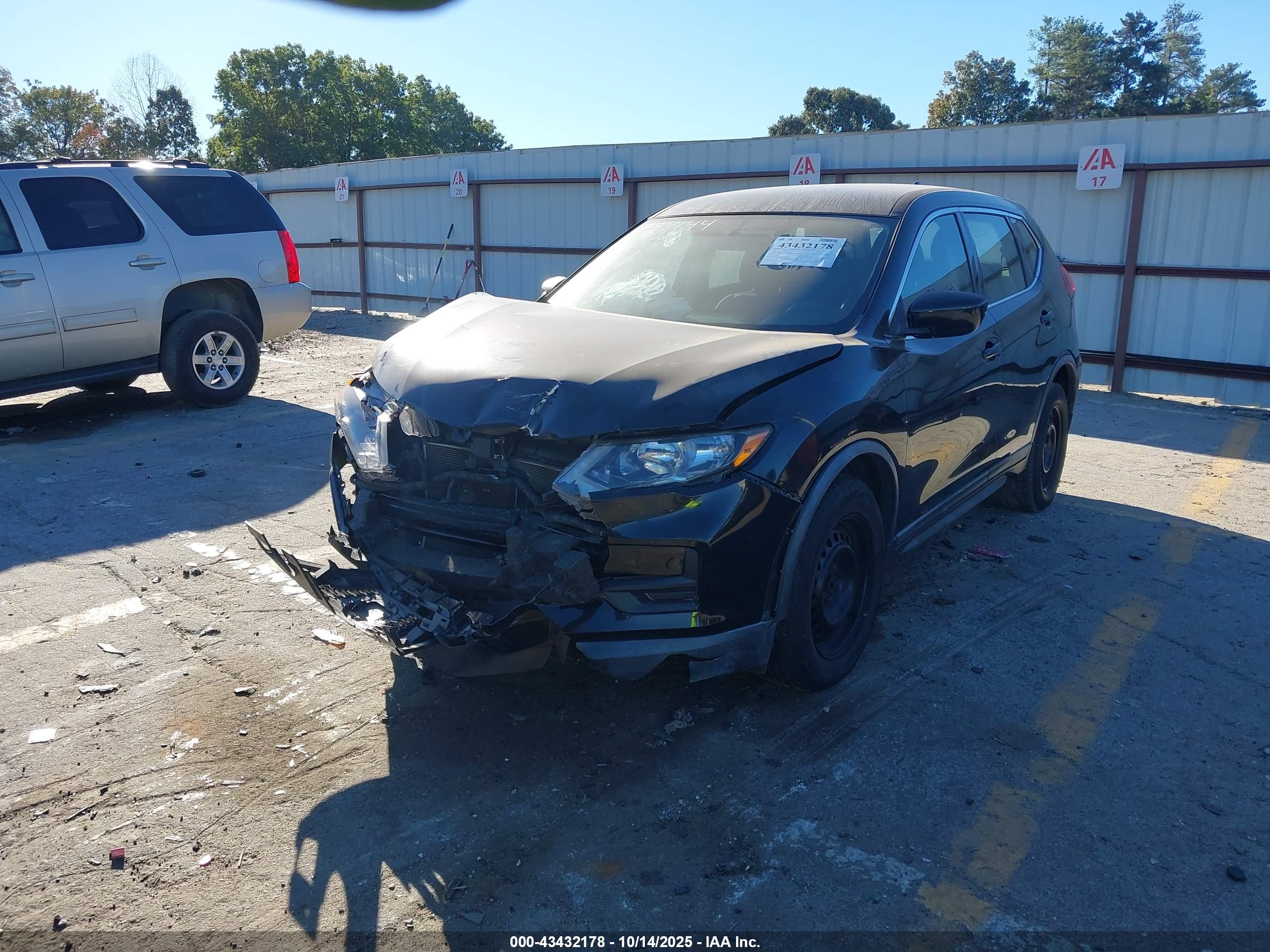 NISSAN ROGUE image 2