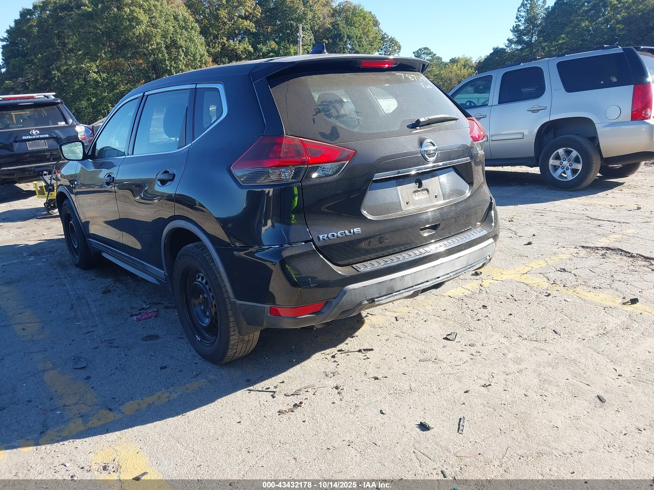 NISSAN ROGUE image 3