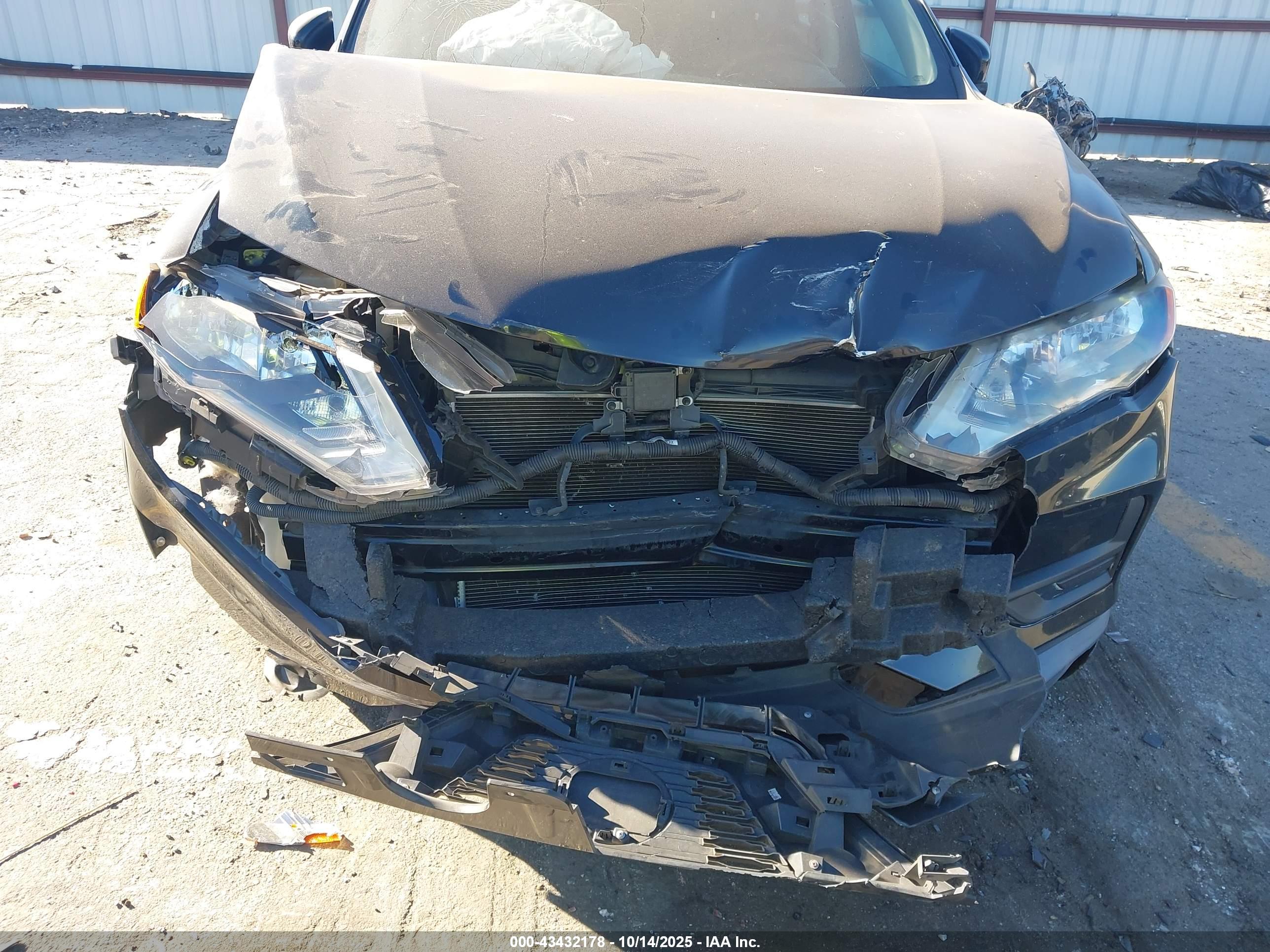 NISSAN ROGUE image 6