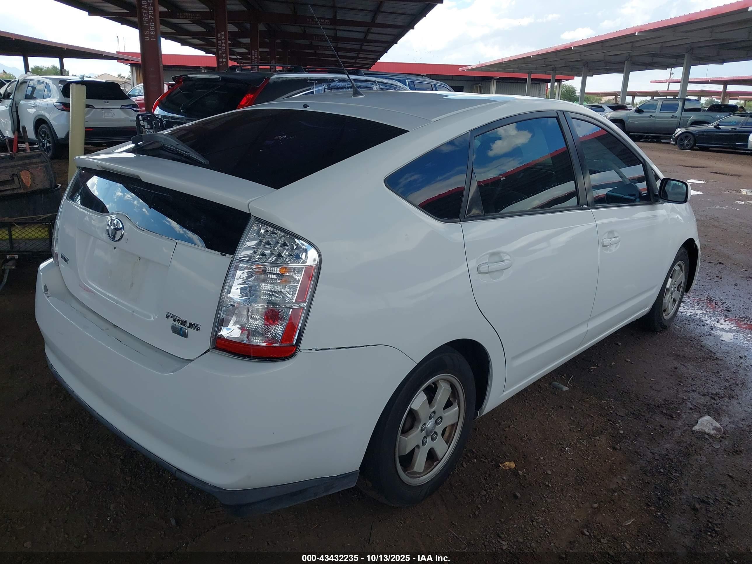 TOYOTA PRIUS image 4