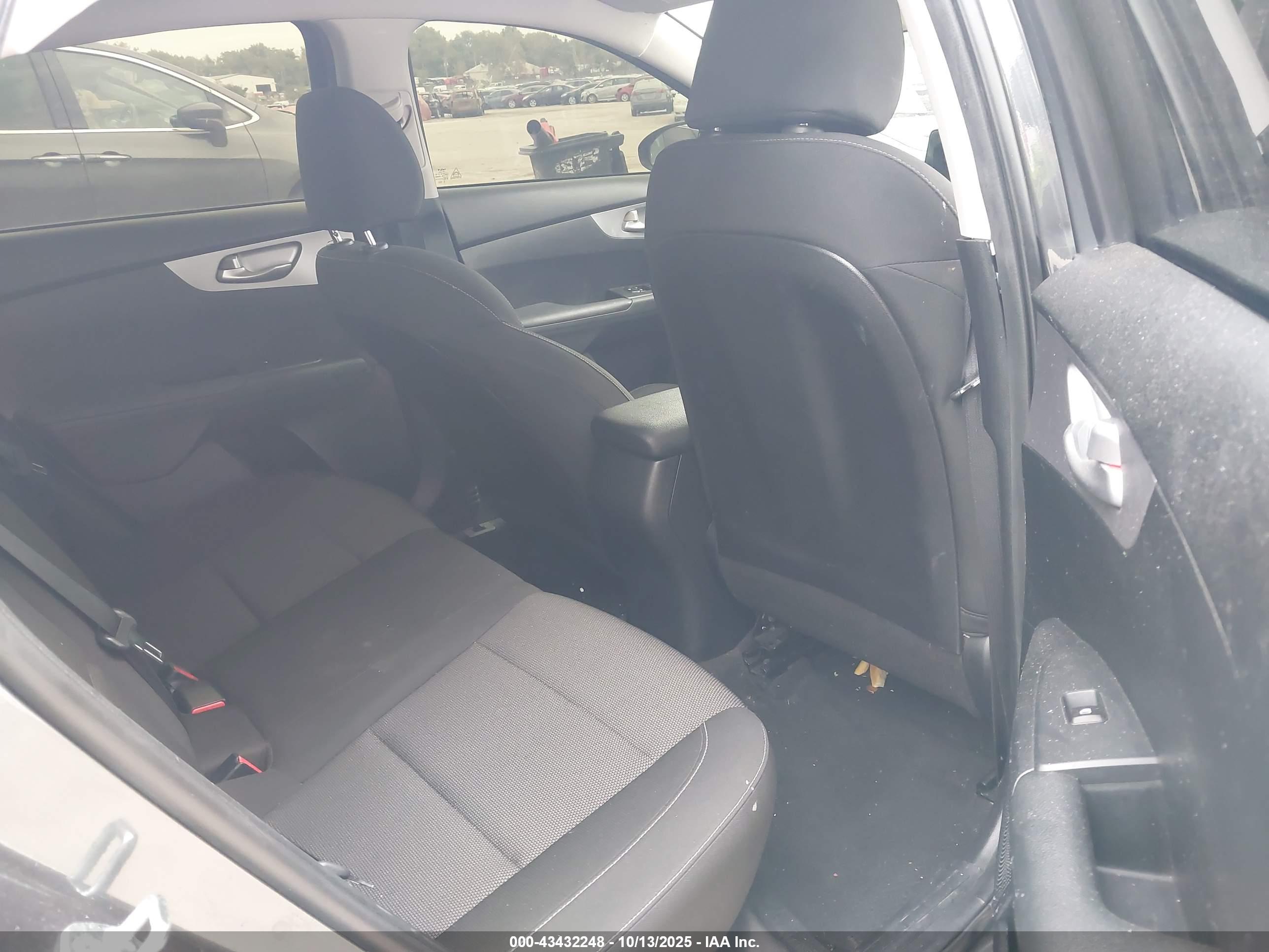 KIA FORTE image 8