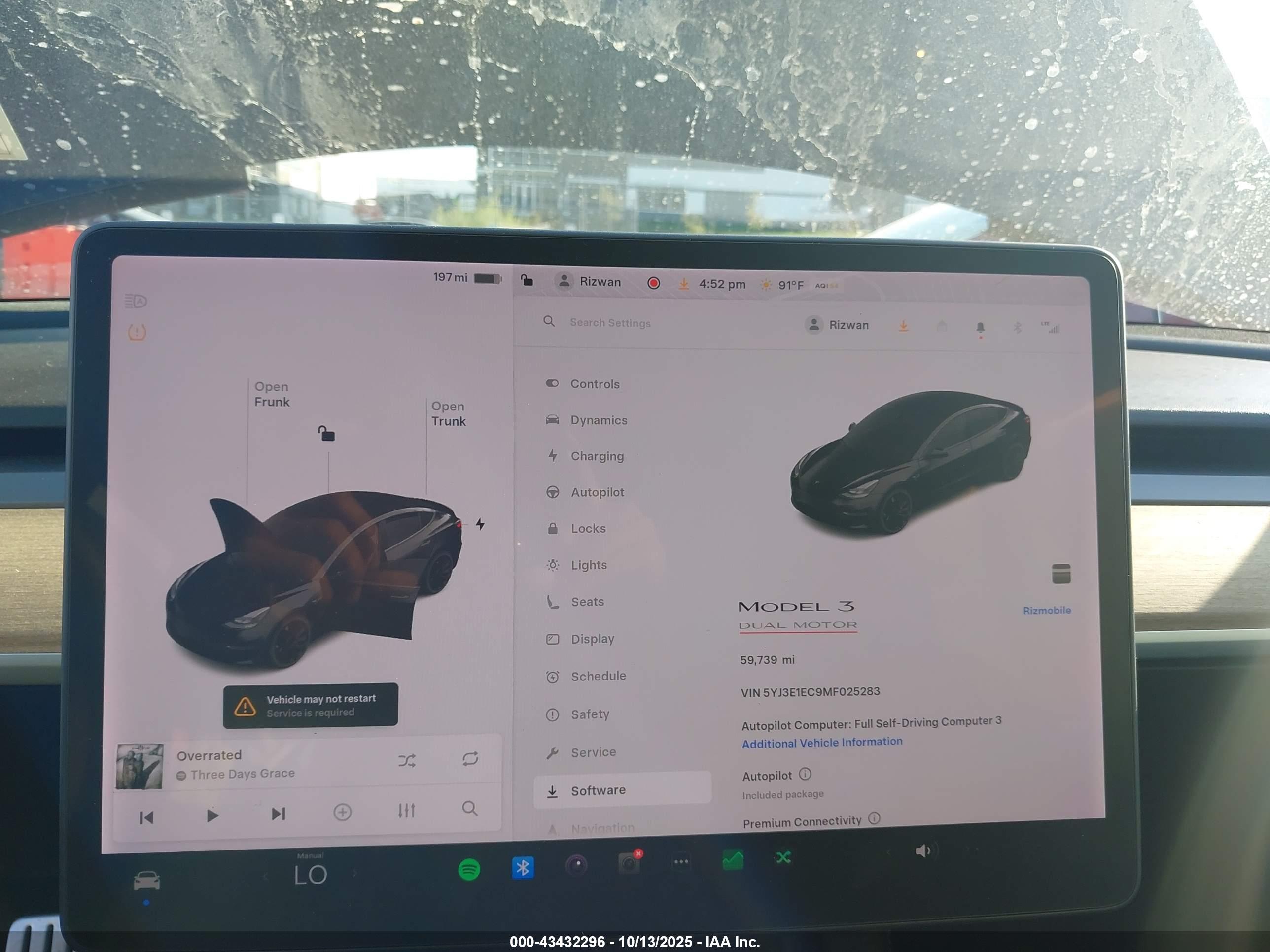 TESLA MODEL image 7