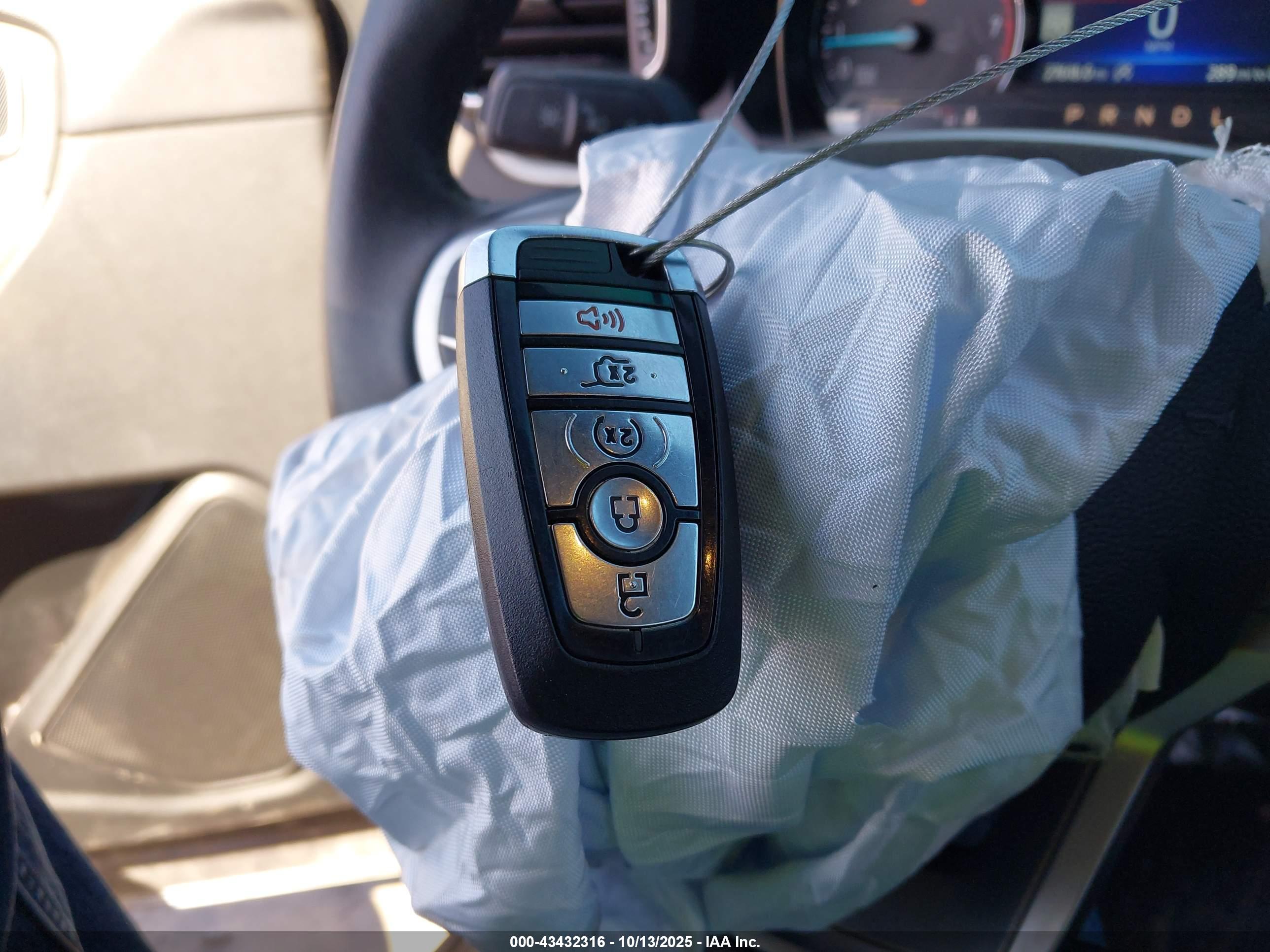 FORD EXPLORER image 11