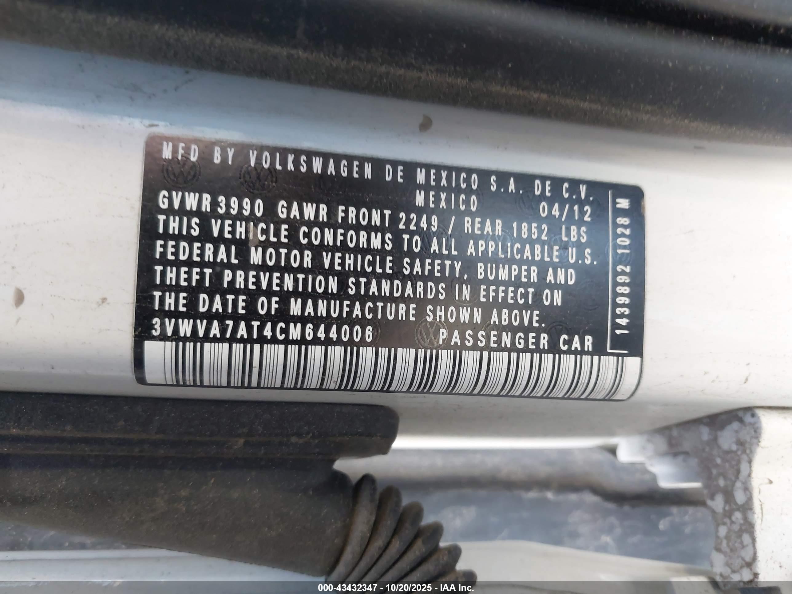 VOLKSWAGEN BEETLE image 9