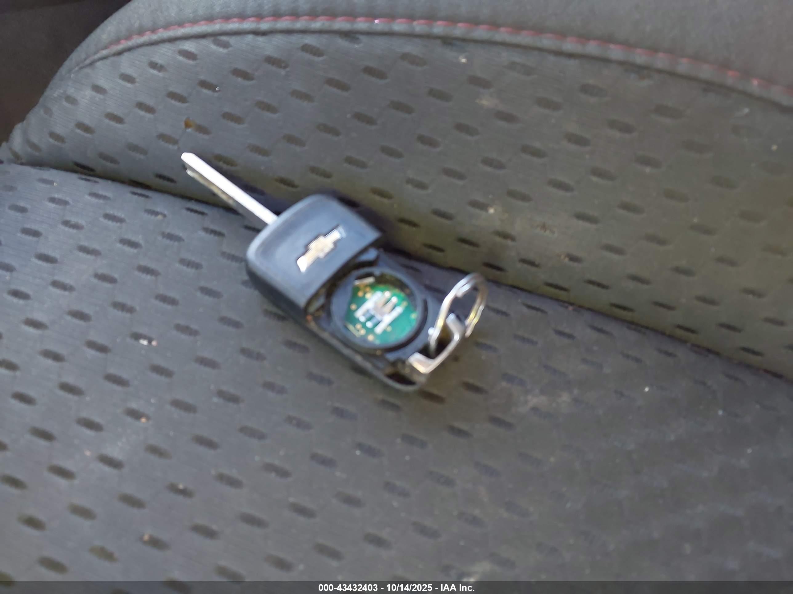 CHEVROLET EQUINOX image 11