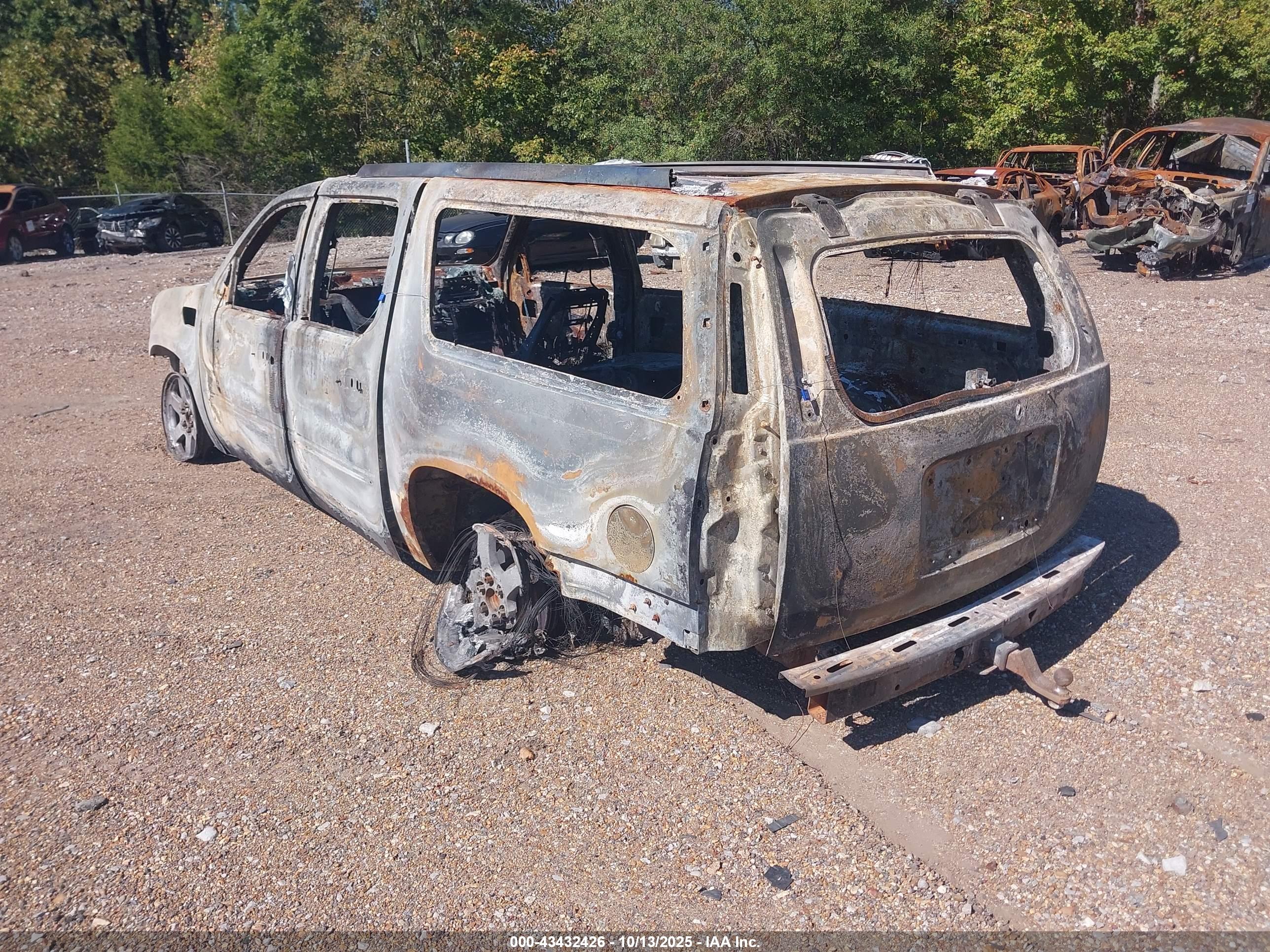 CADILLAC ESCALADE image 3