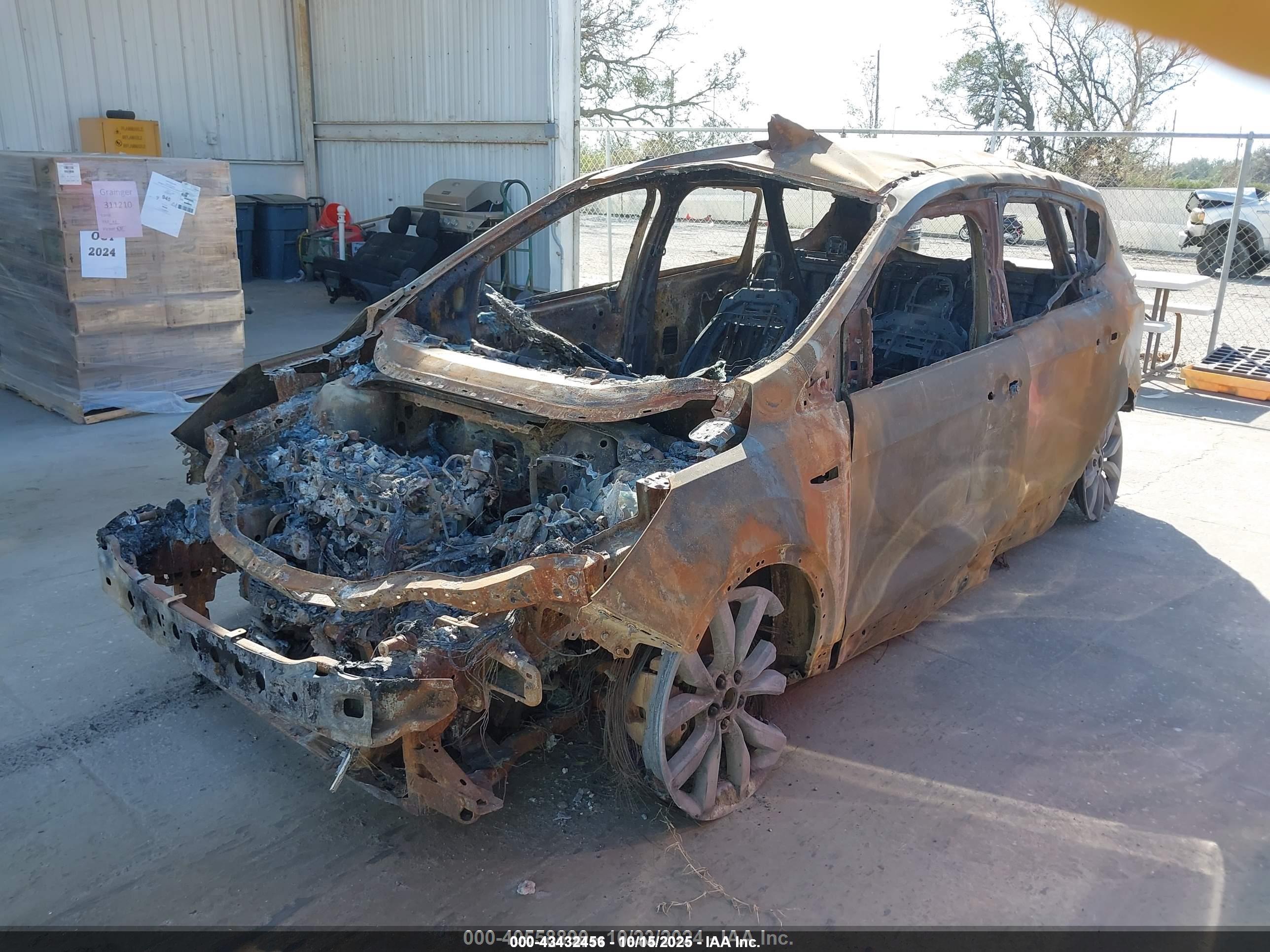 FORD ESCAPE image 2