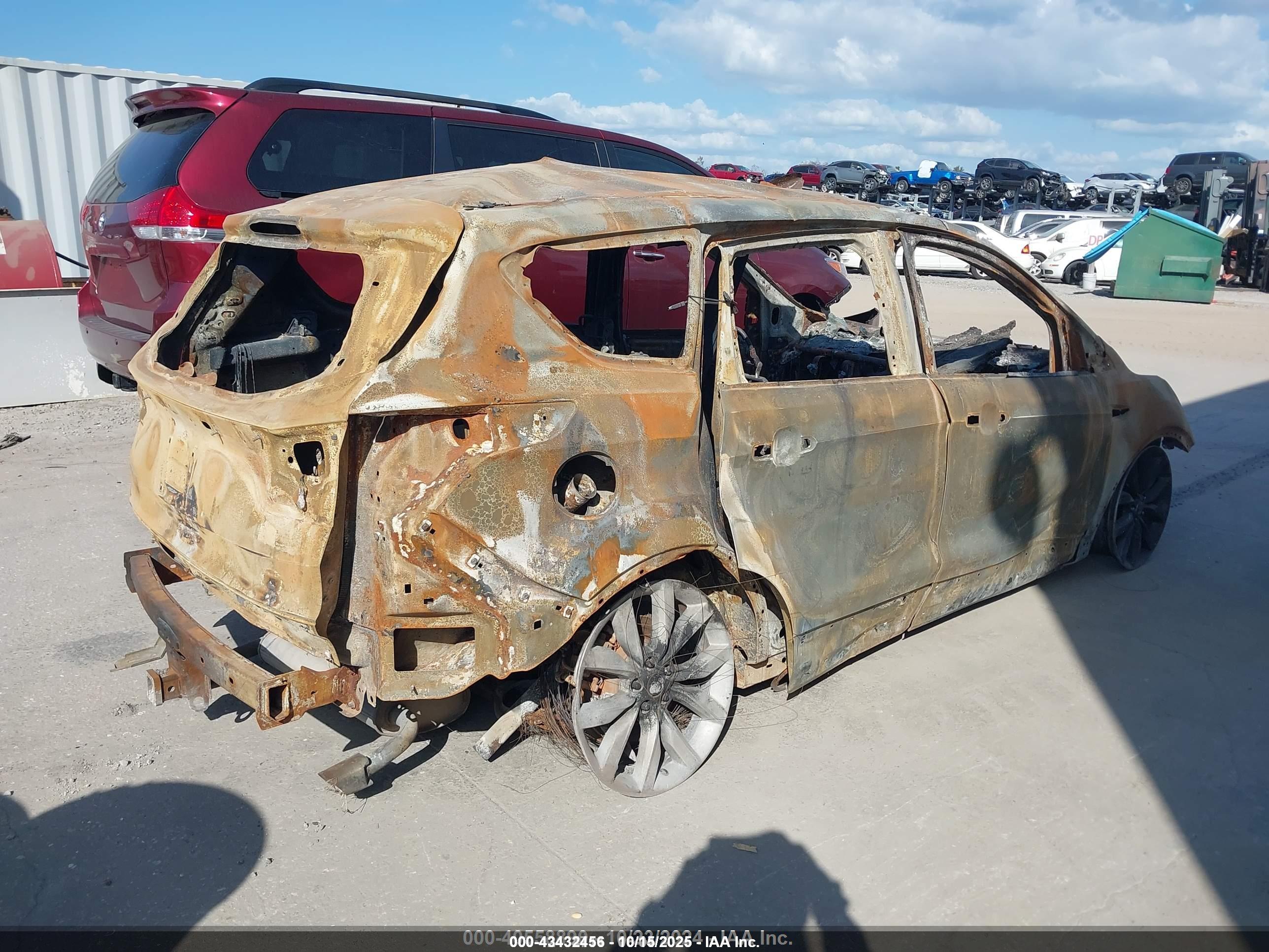 FORD ESCAPE image 4
