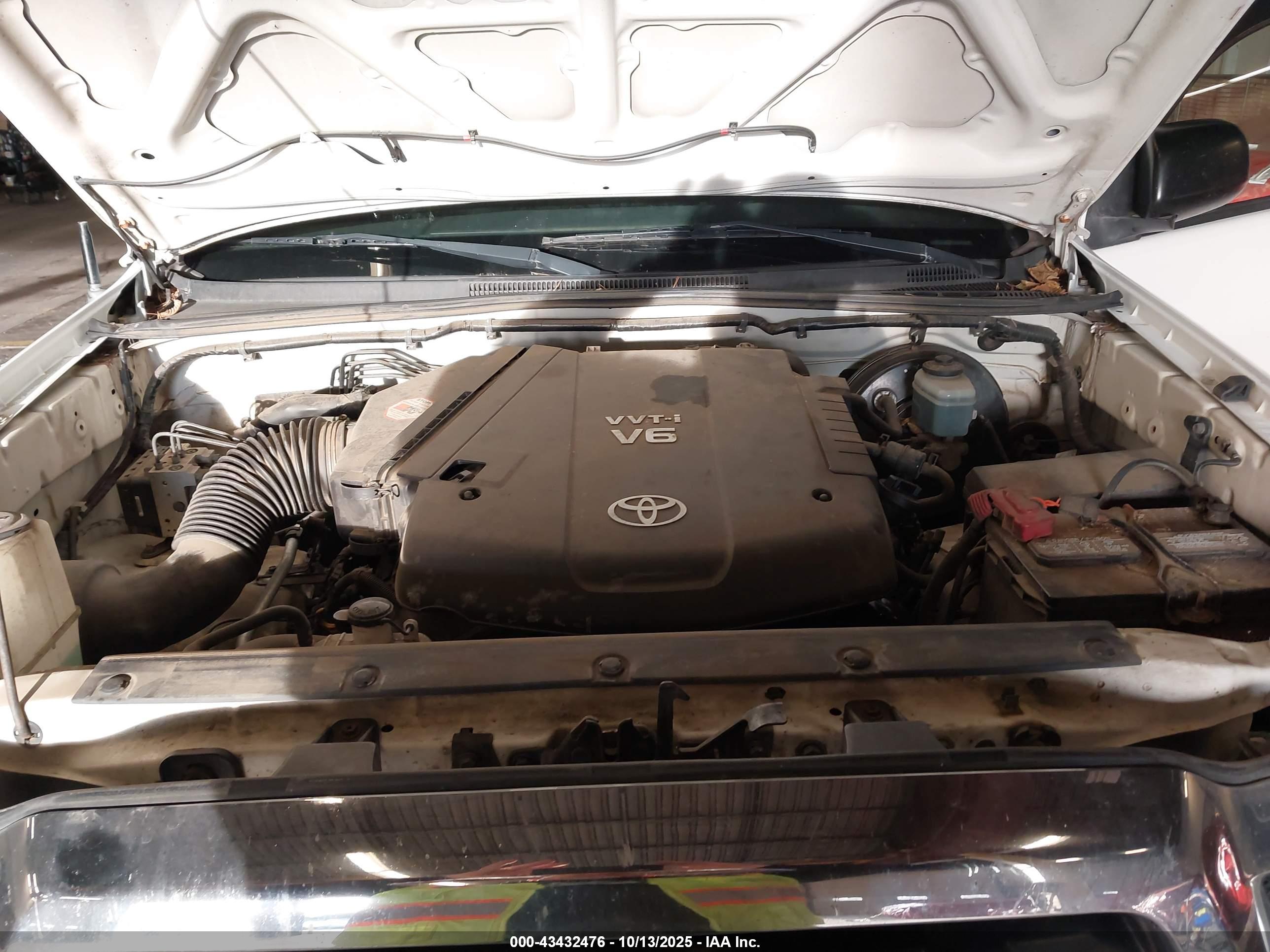 TOYOTA TACOMA image 10