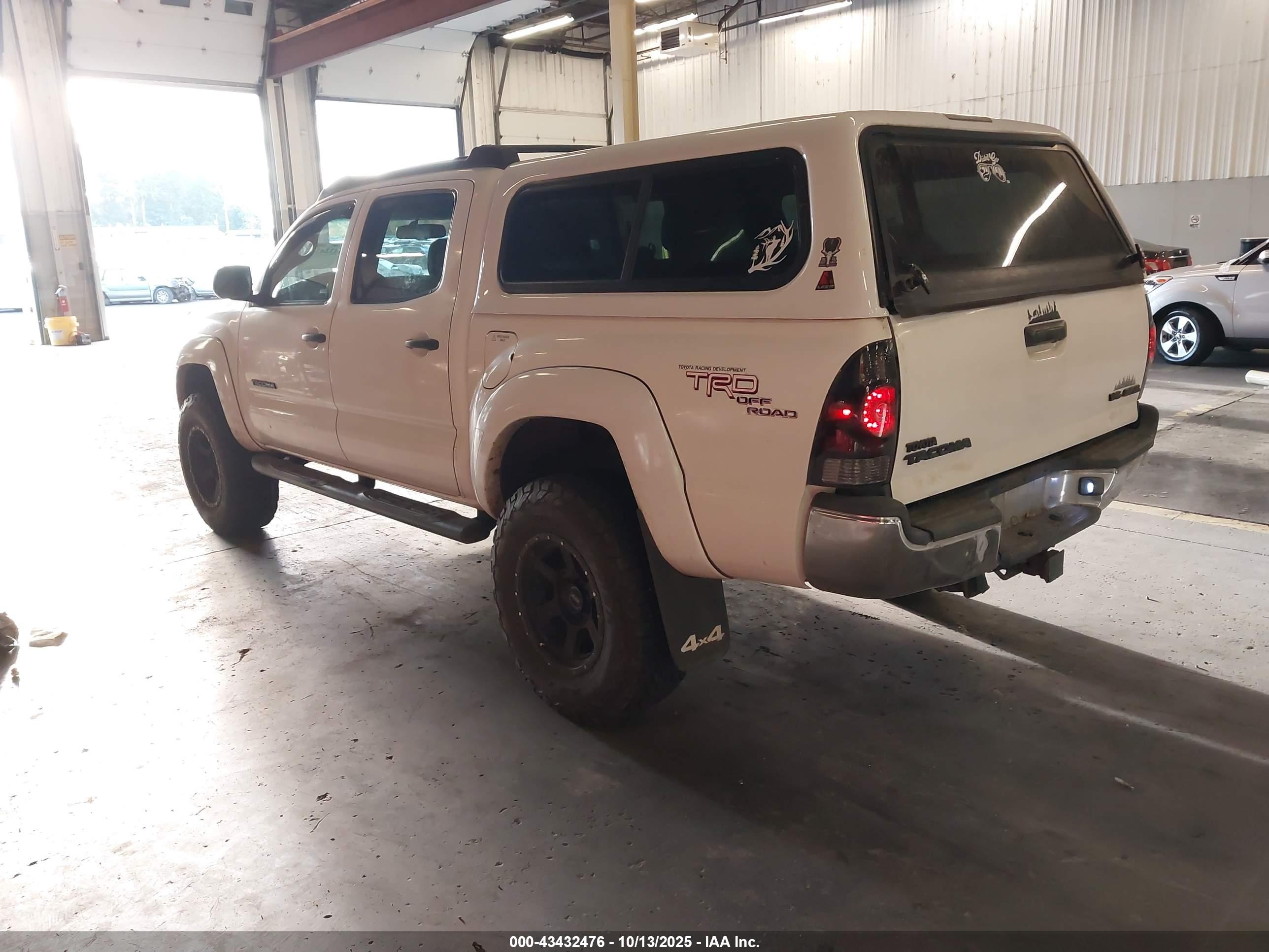 TOYOTA TACOMA image 3