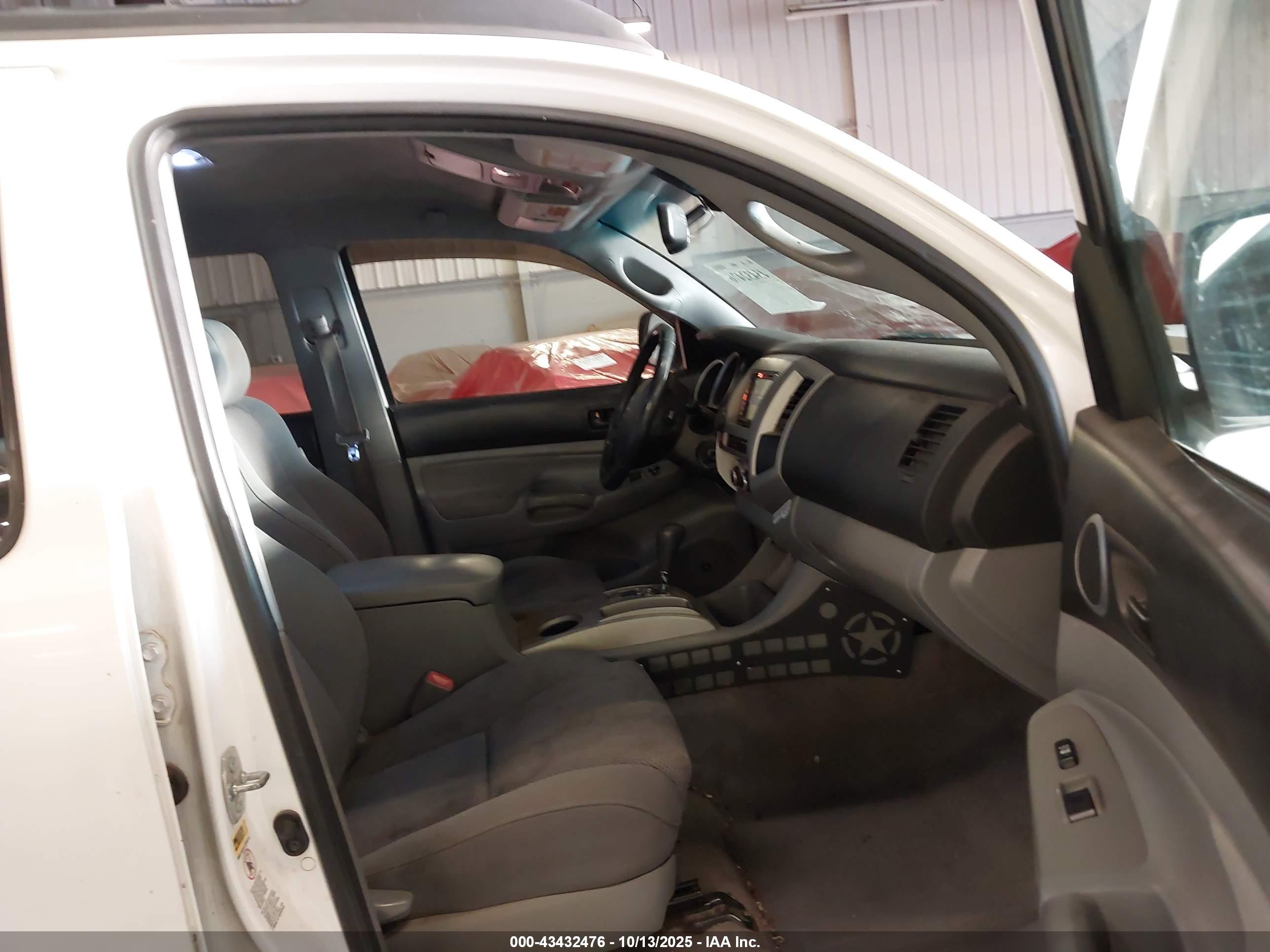 TOYOTA TACOMA image 5