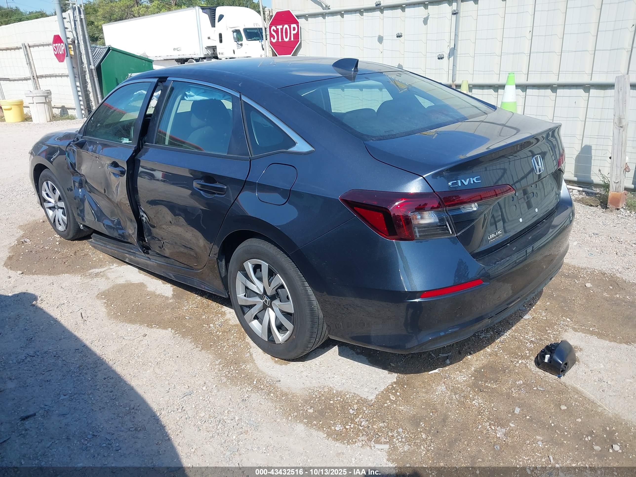 HONDA CIVIC image 3