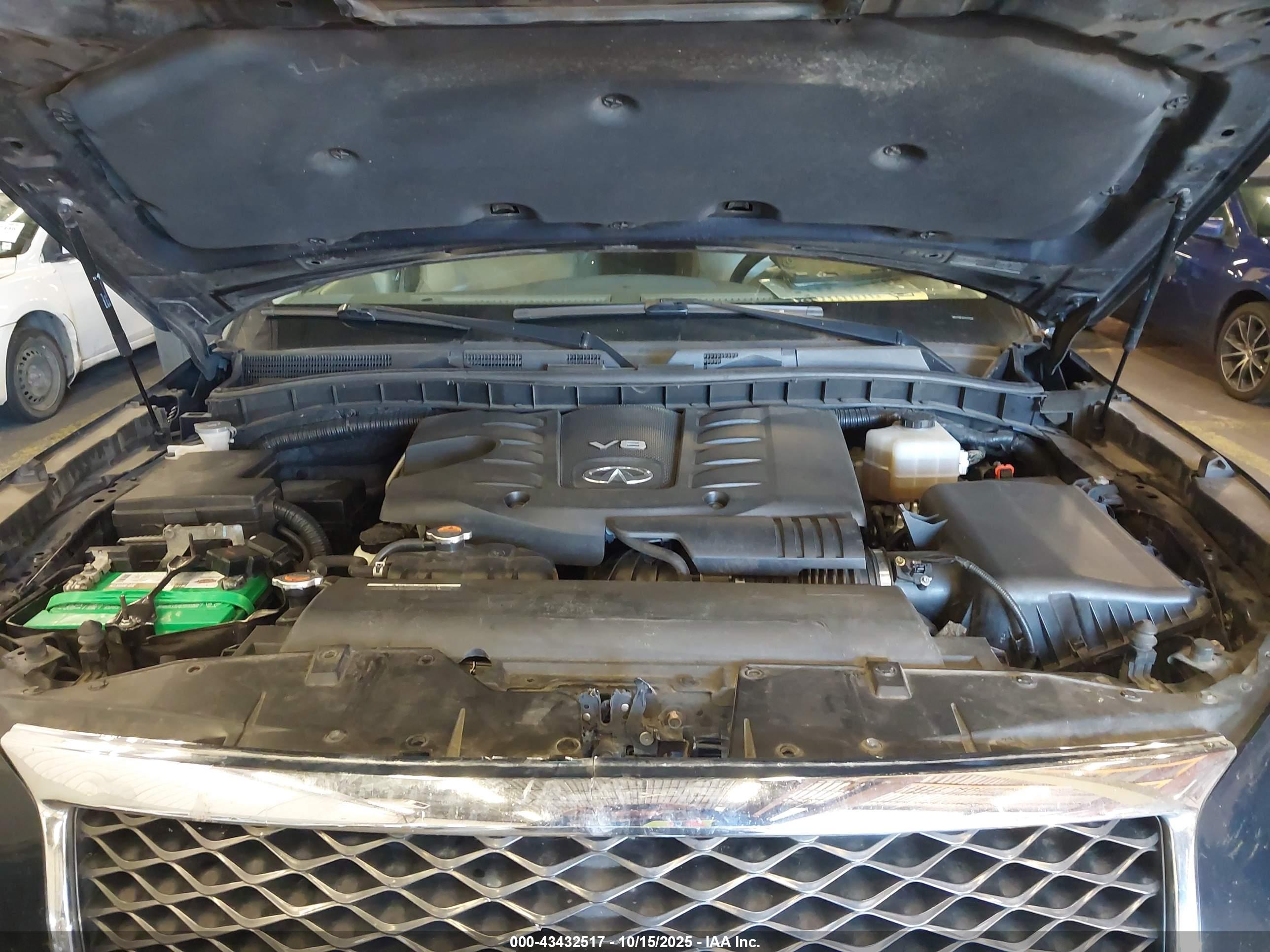 INFINITI QX80 image 10