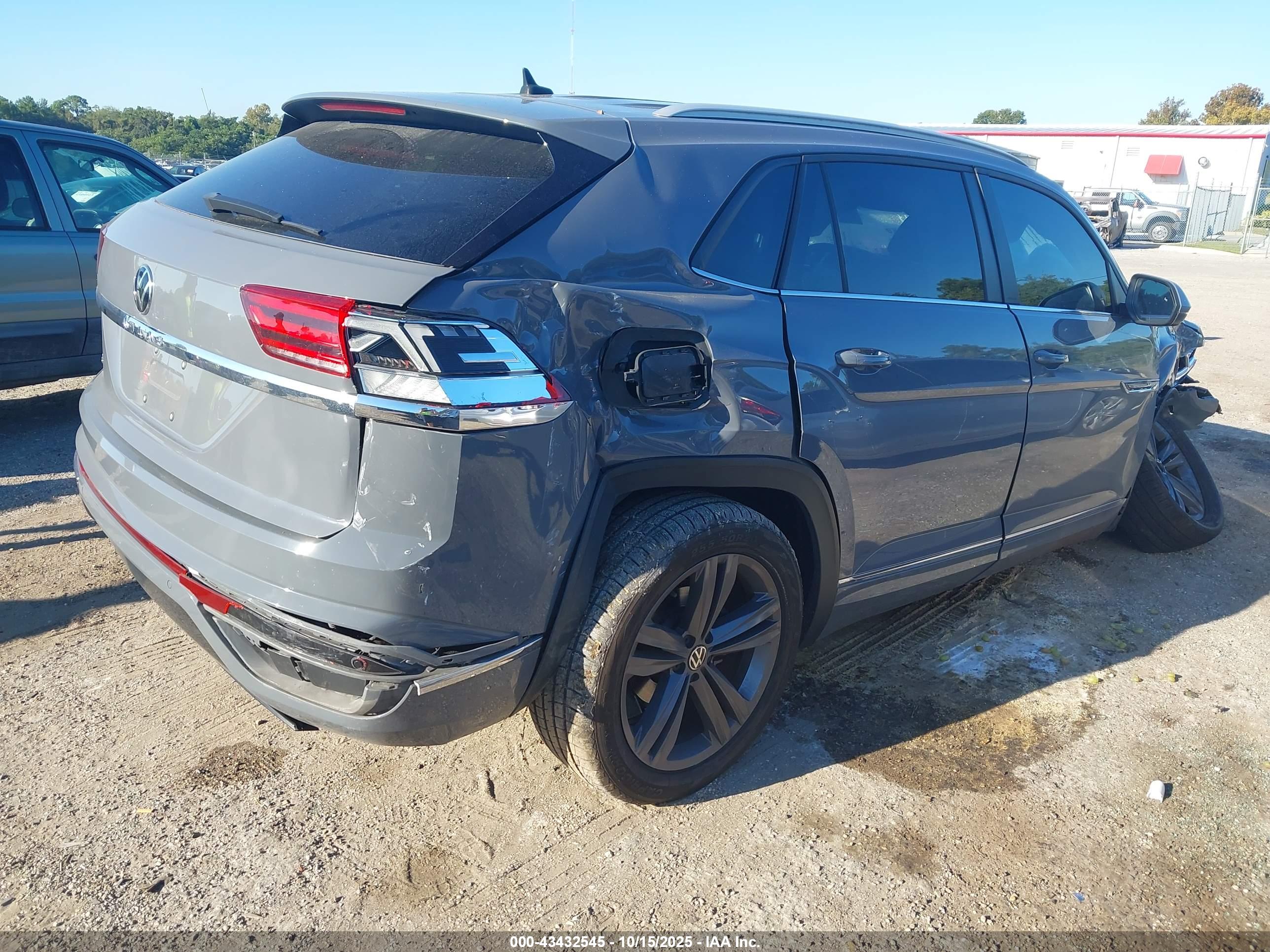 VOLKSWAGEN ATLAS image 4