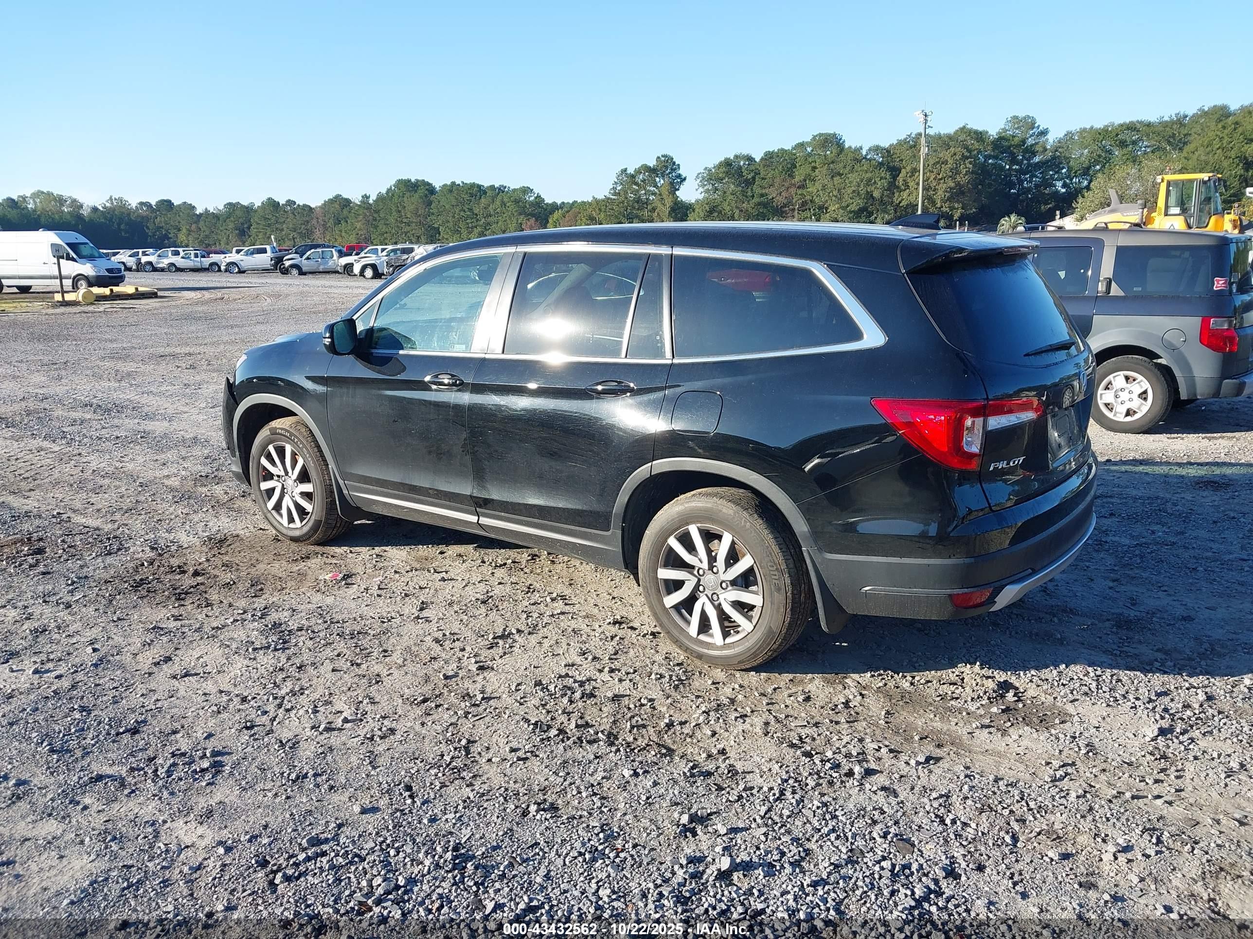 HONDA PILOT image 3