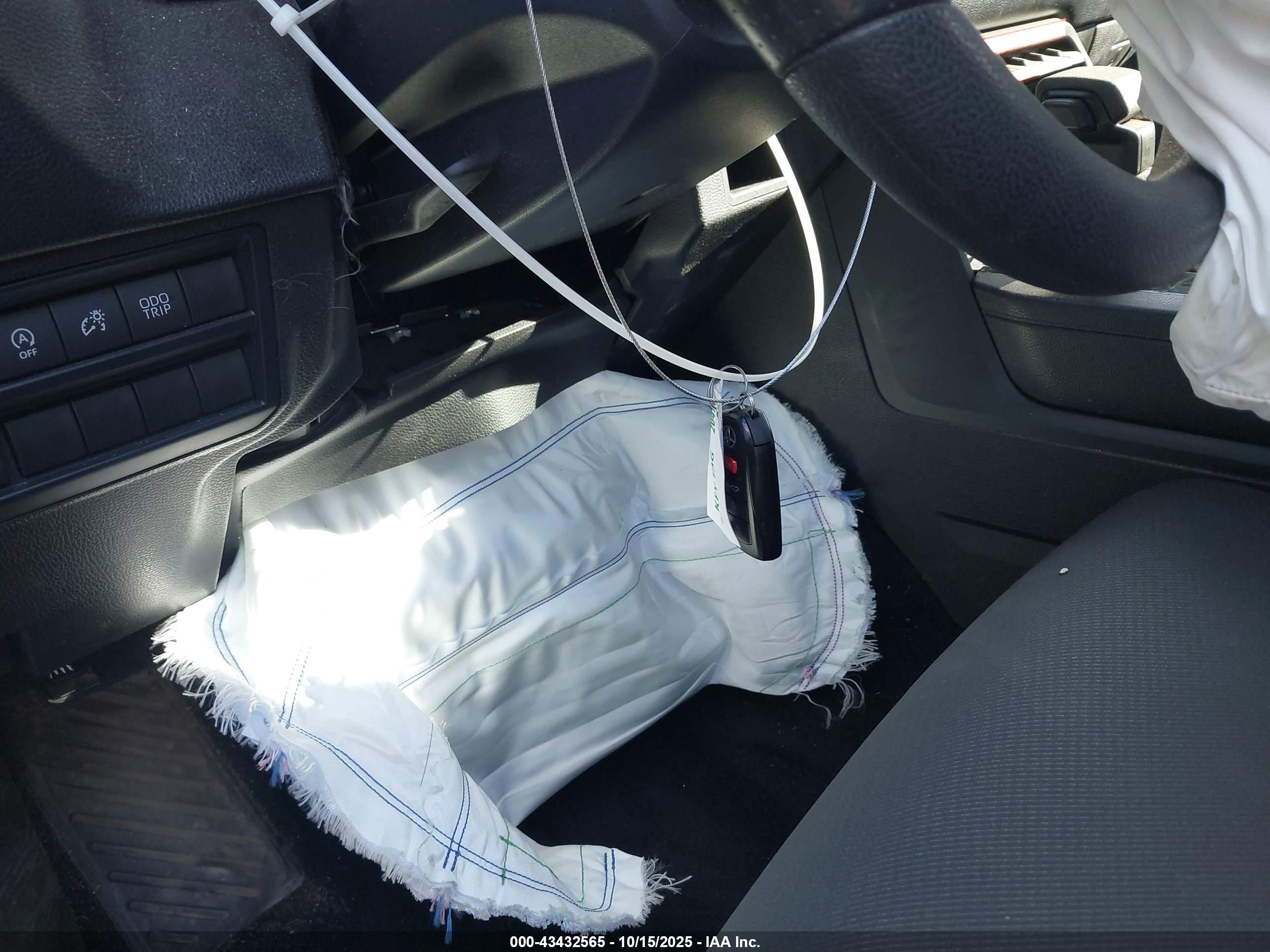 TOYOTA TUNDRA image 11