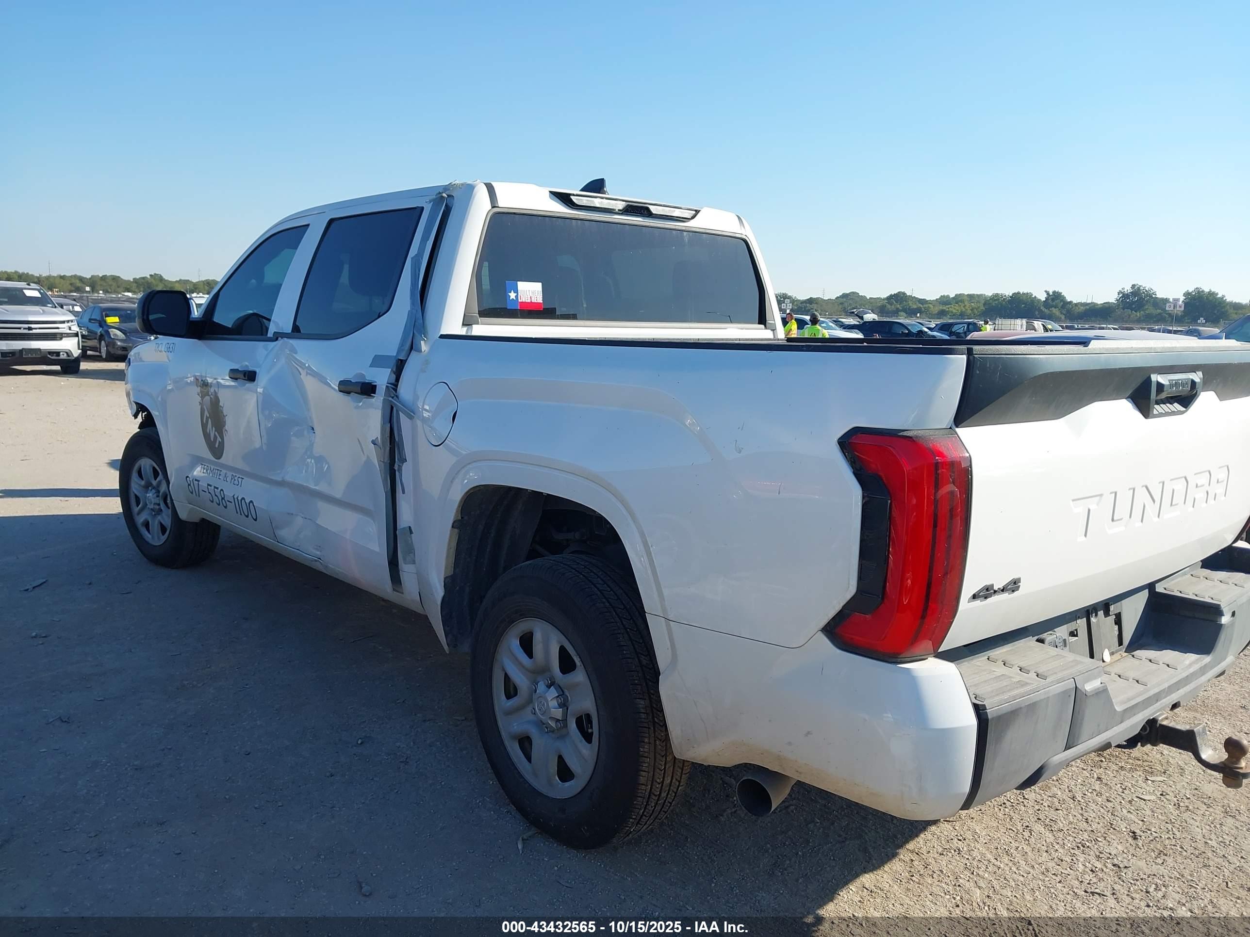 TOYOTA TUNDRA image 3