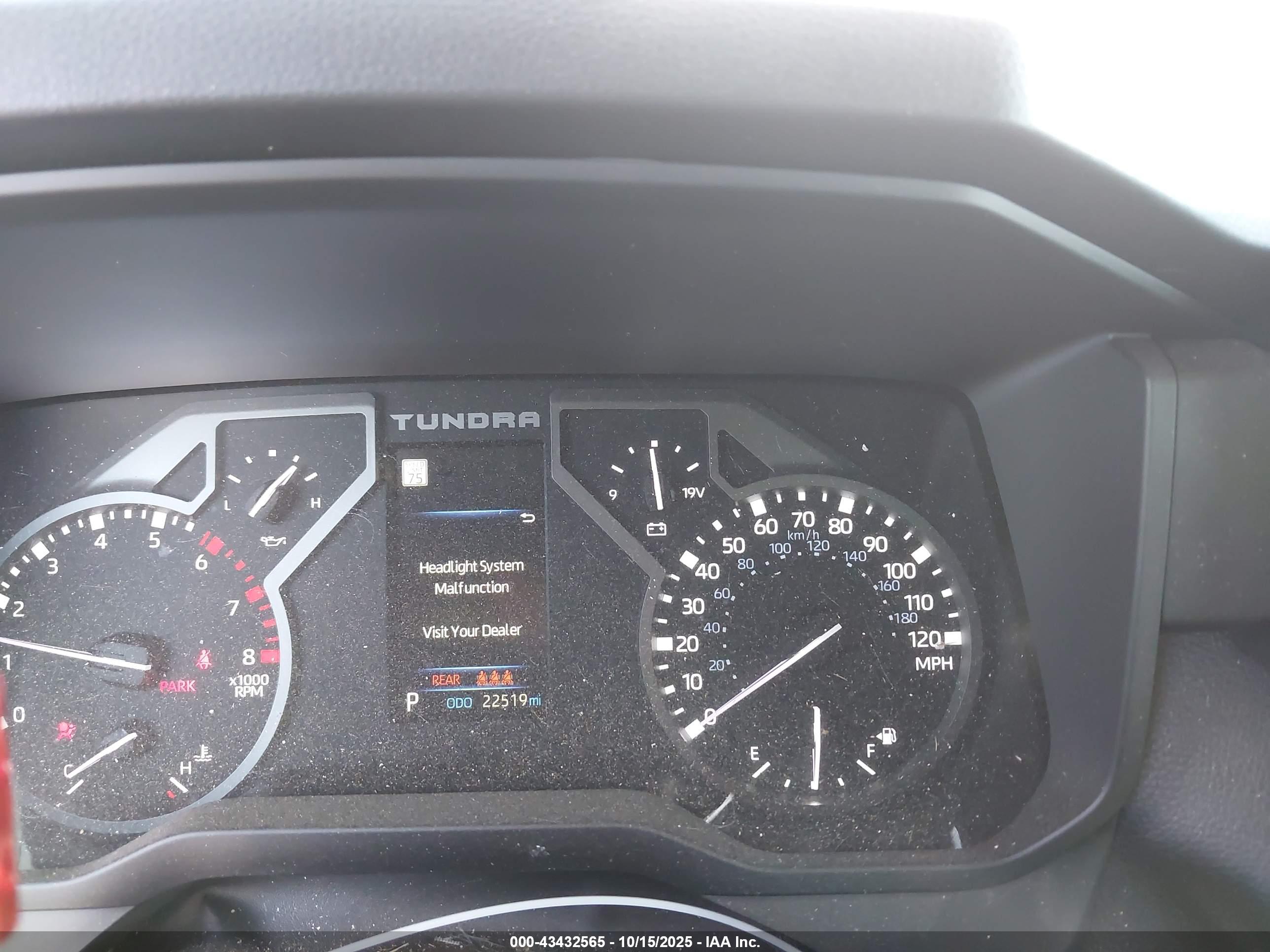 TOYOTA TUNDRA image 7