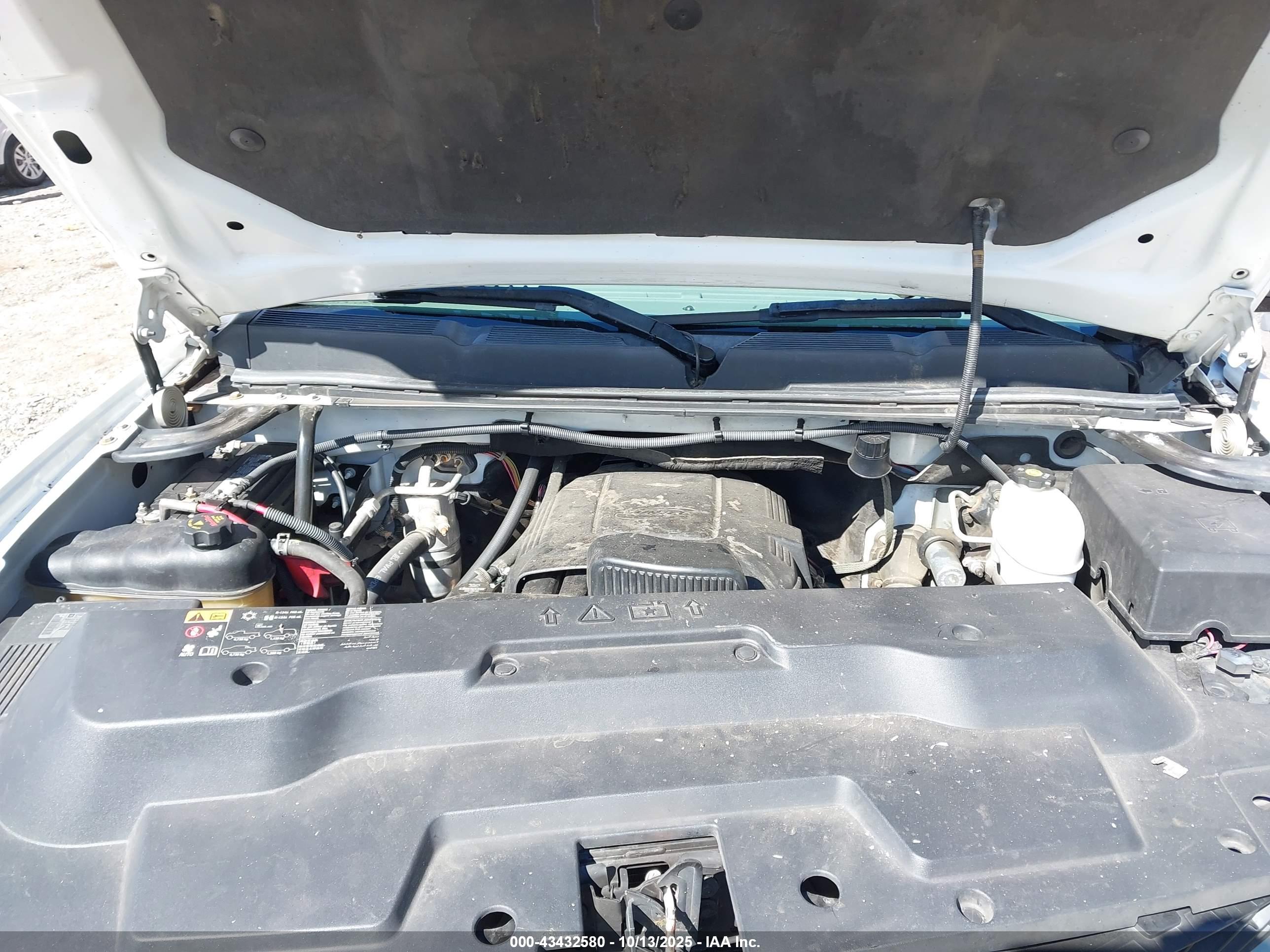 CHEVROLET SILVERADO image 10
