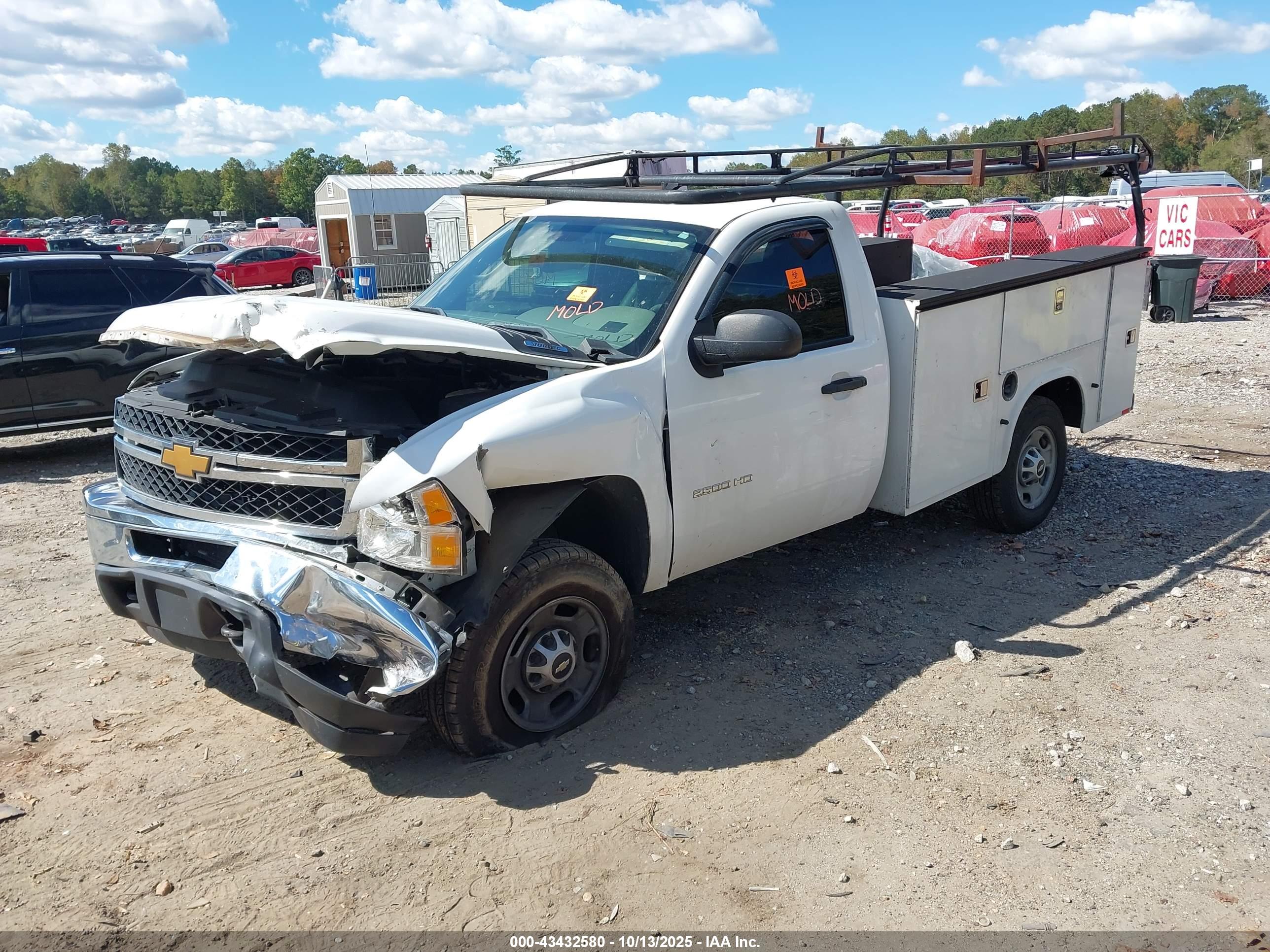CHEVROLET SILVERADO image 2