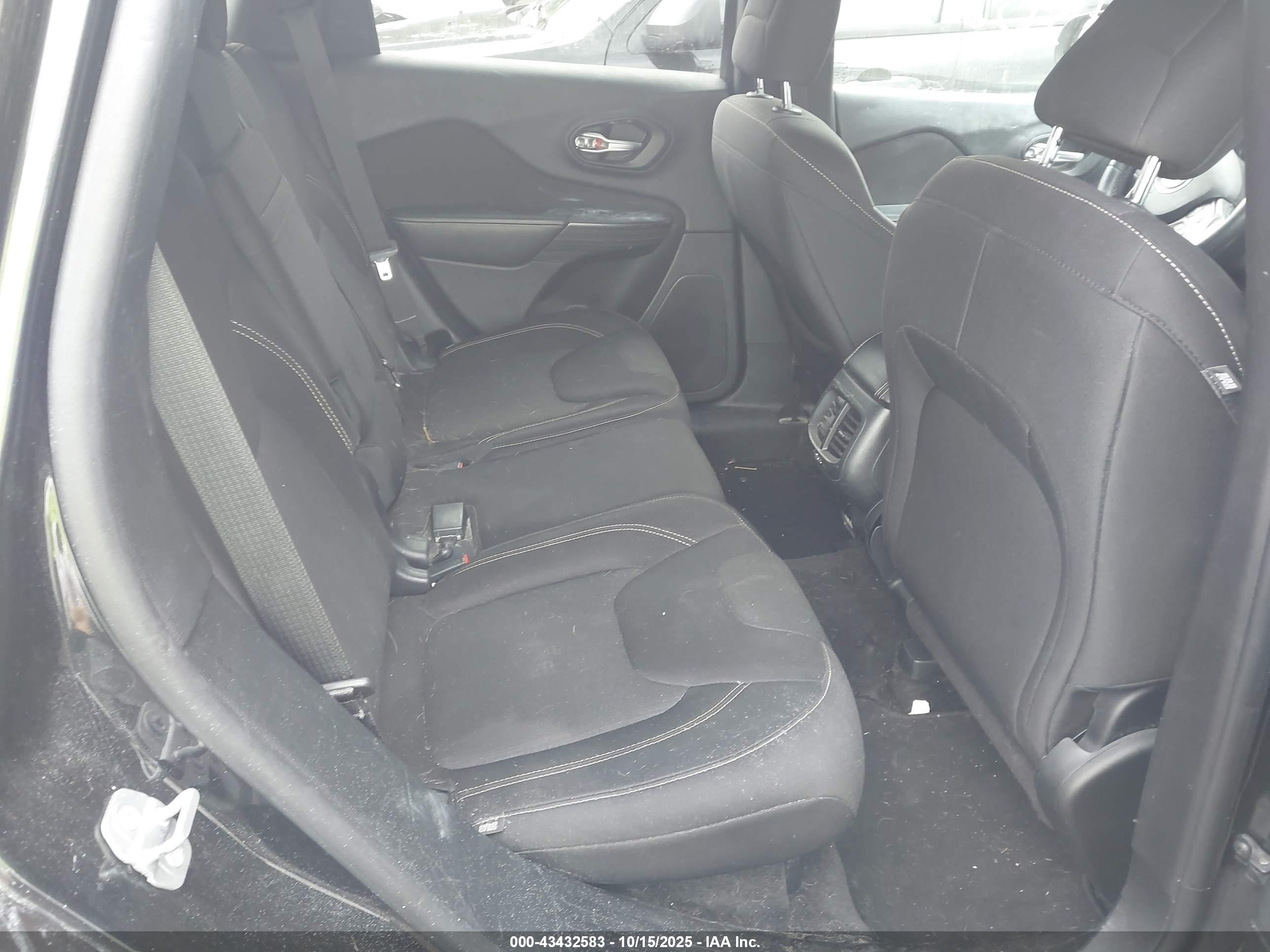 JEEP CHEROKEE image 8