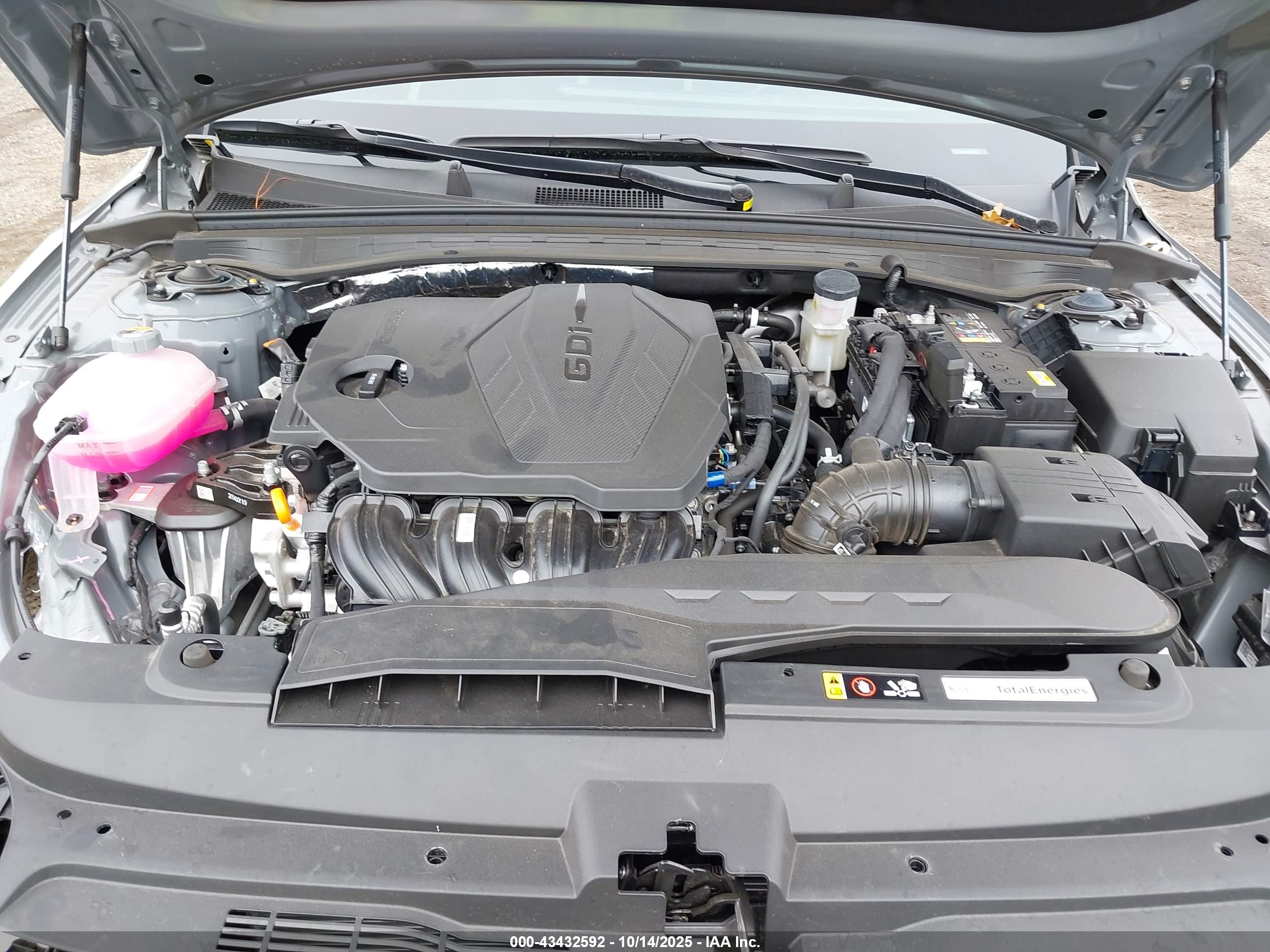 KIA K5 image 10