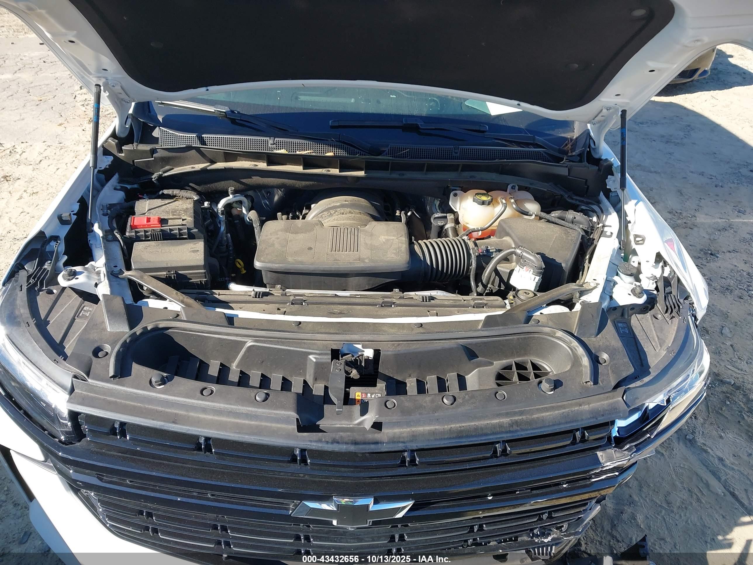 CHEVROLET TAHOE image 10