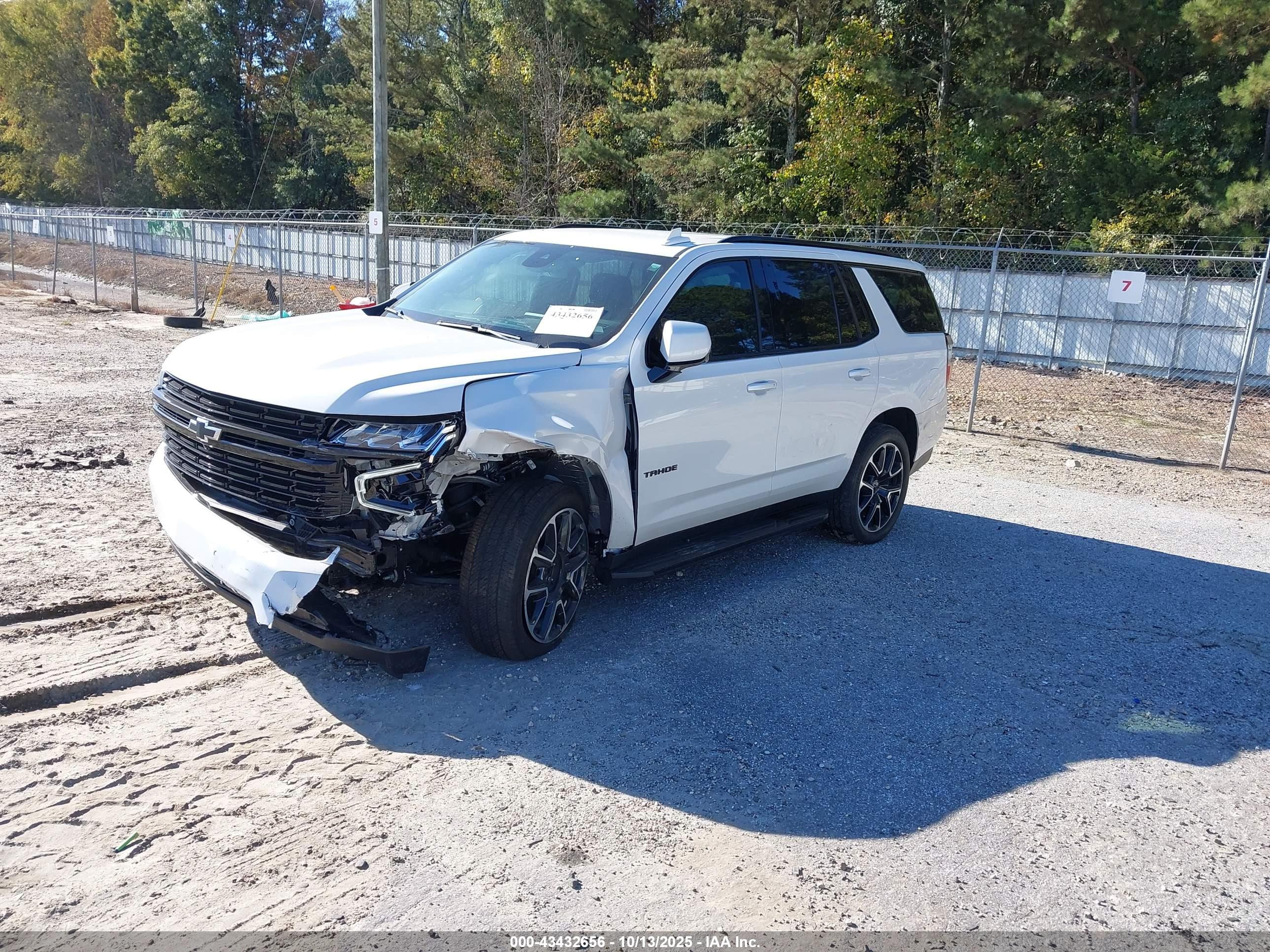 CHEVROLET TAHOE image 2