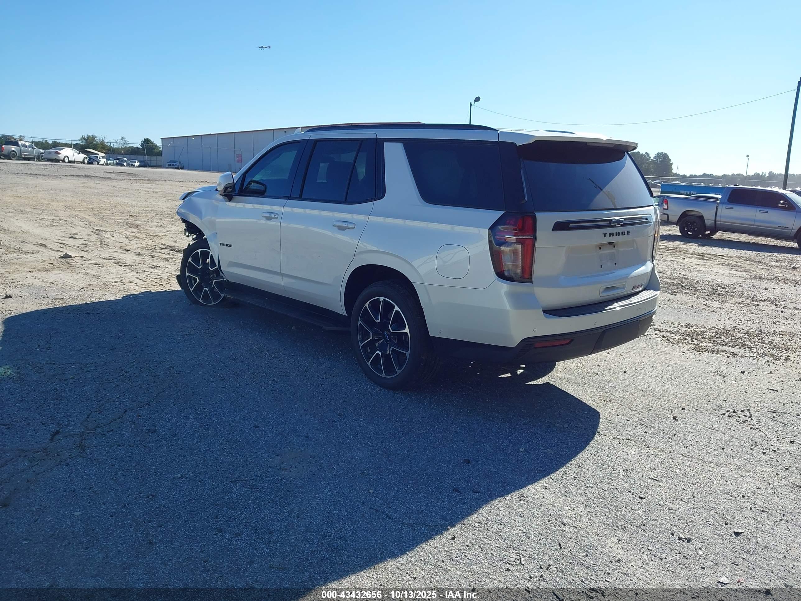CHEVROLET TAHOE image 3