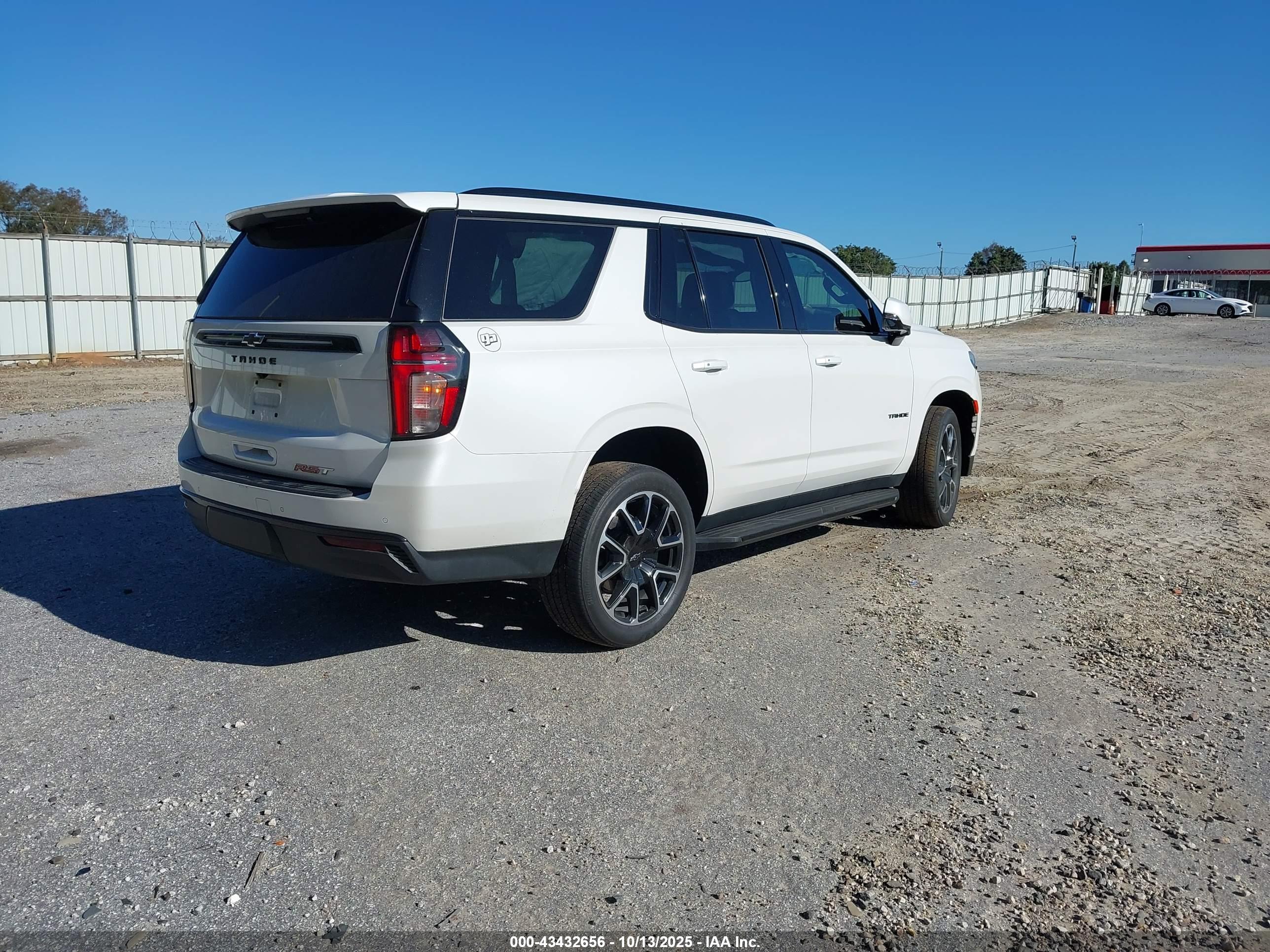 CHEVROLET TAHOE image 4