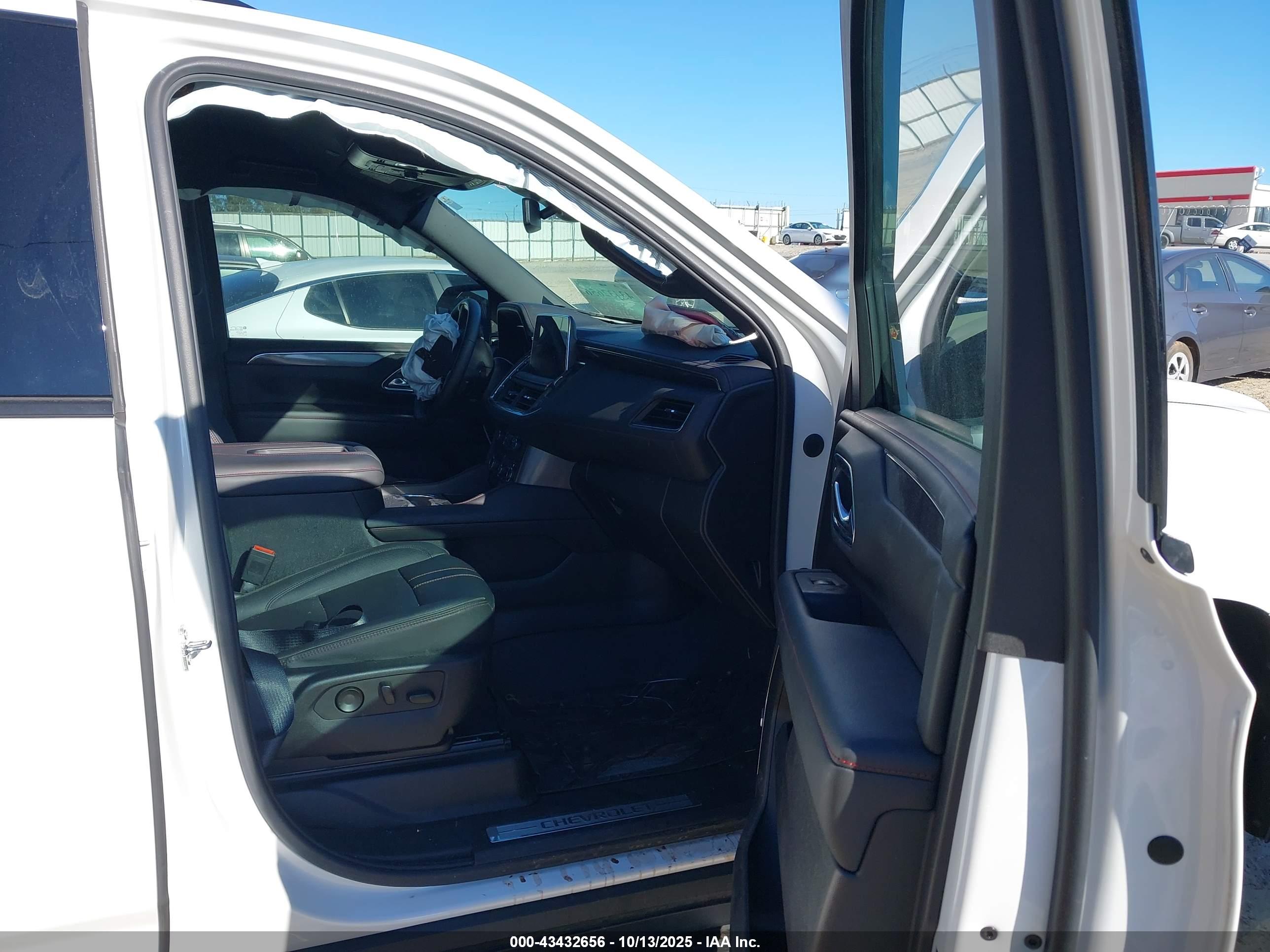 CHEVROLET TAHOE image 5