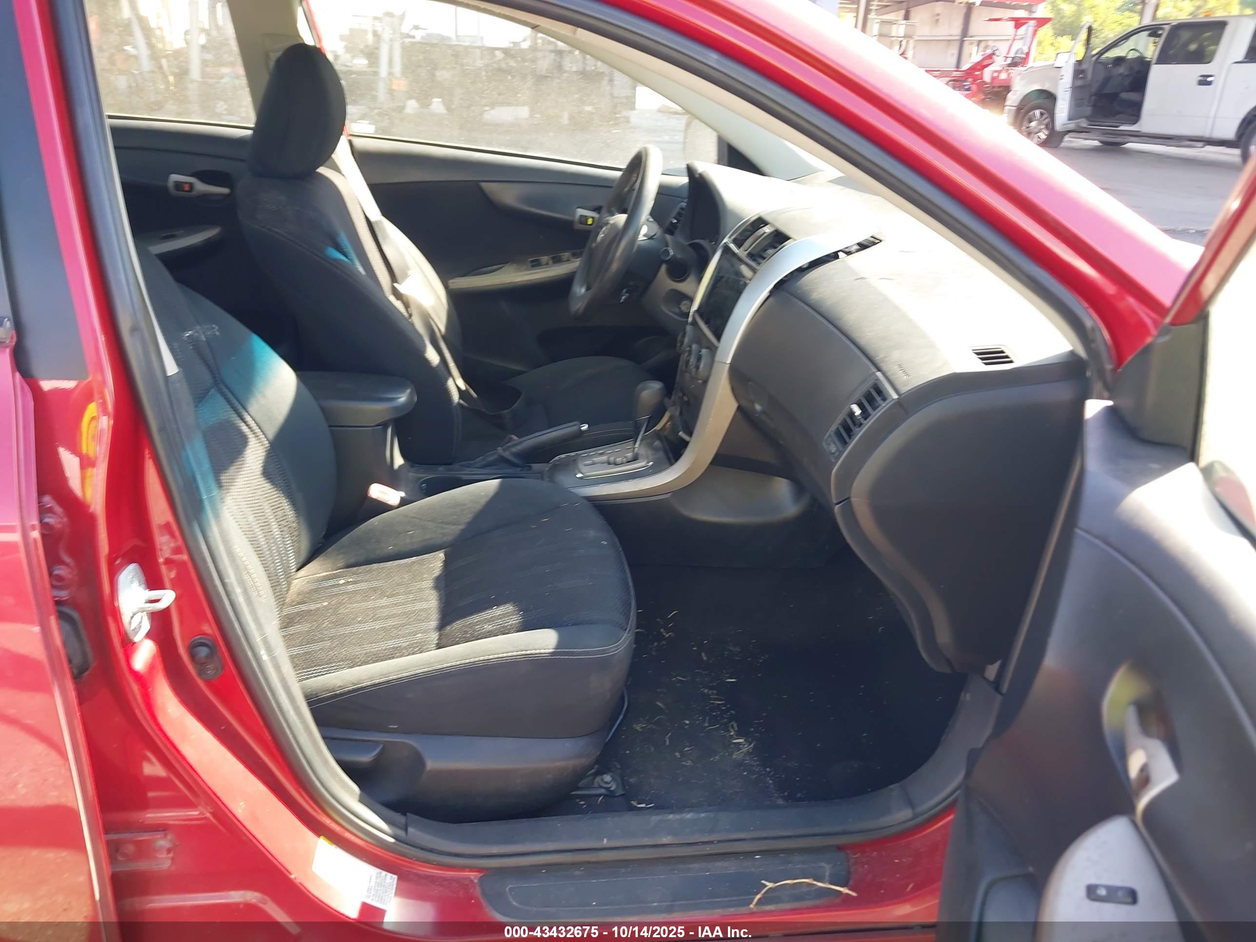 TOYOTA COROLLA image 5