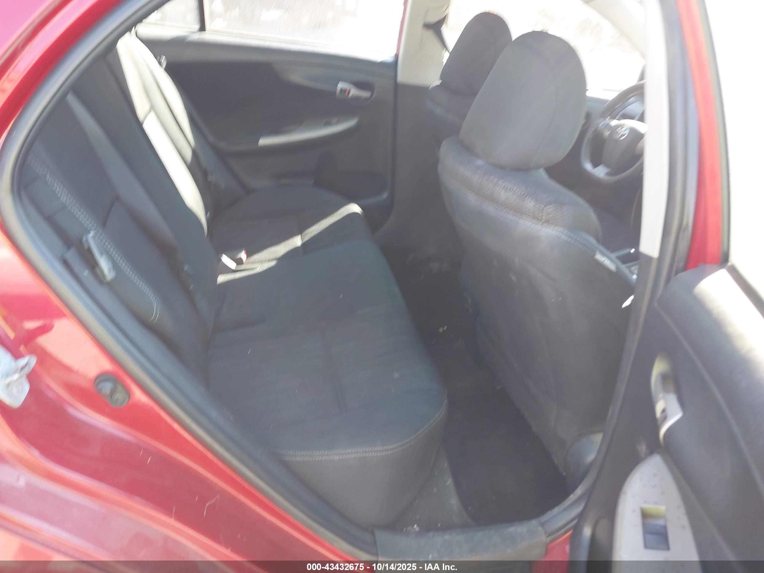 TOYOTA COROLLA image 8