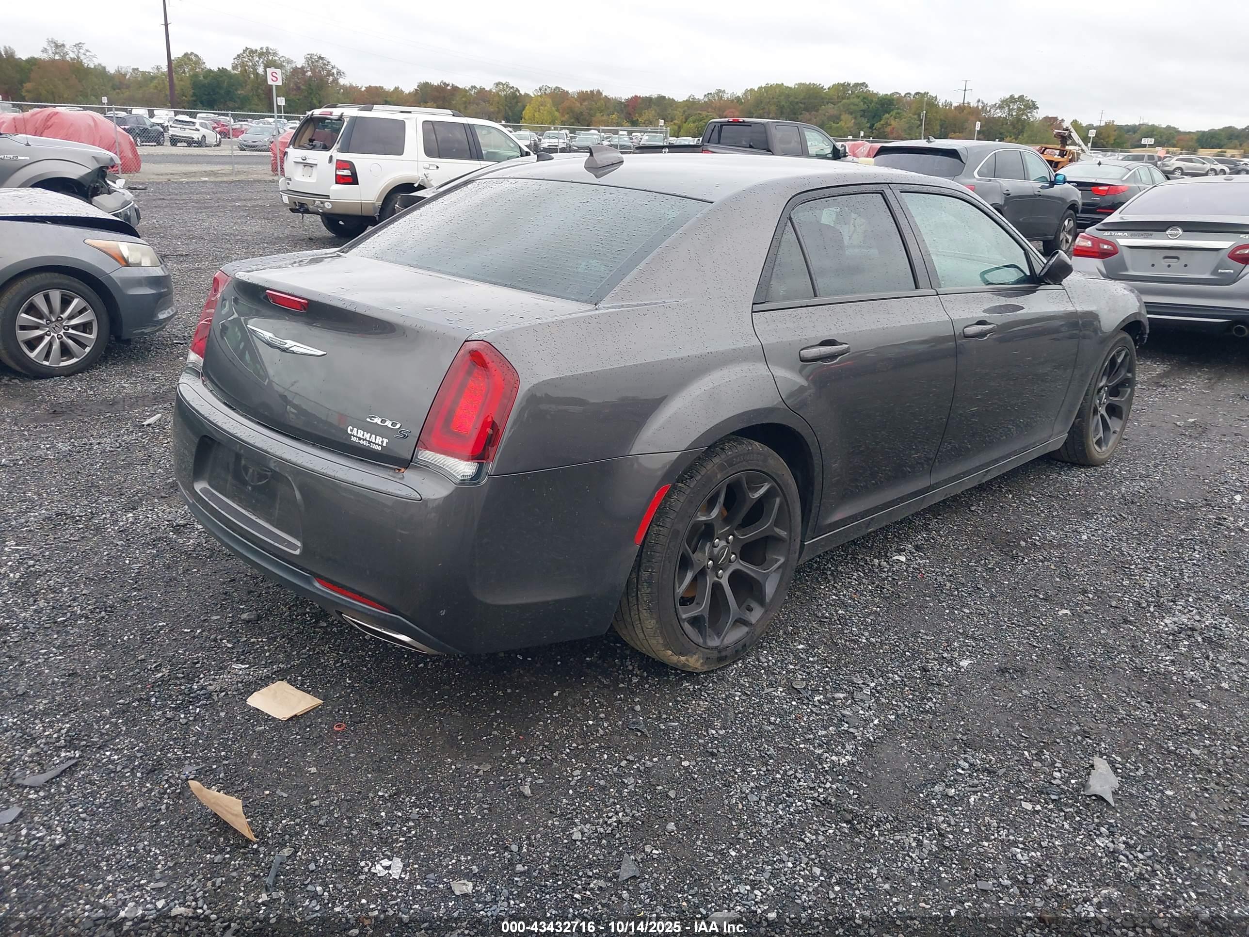 CHRYSLER 300 image 4