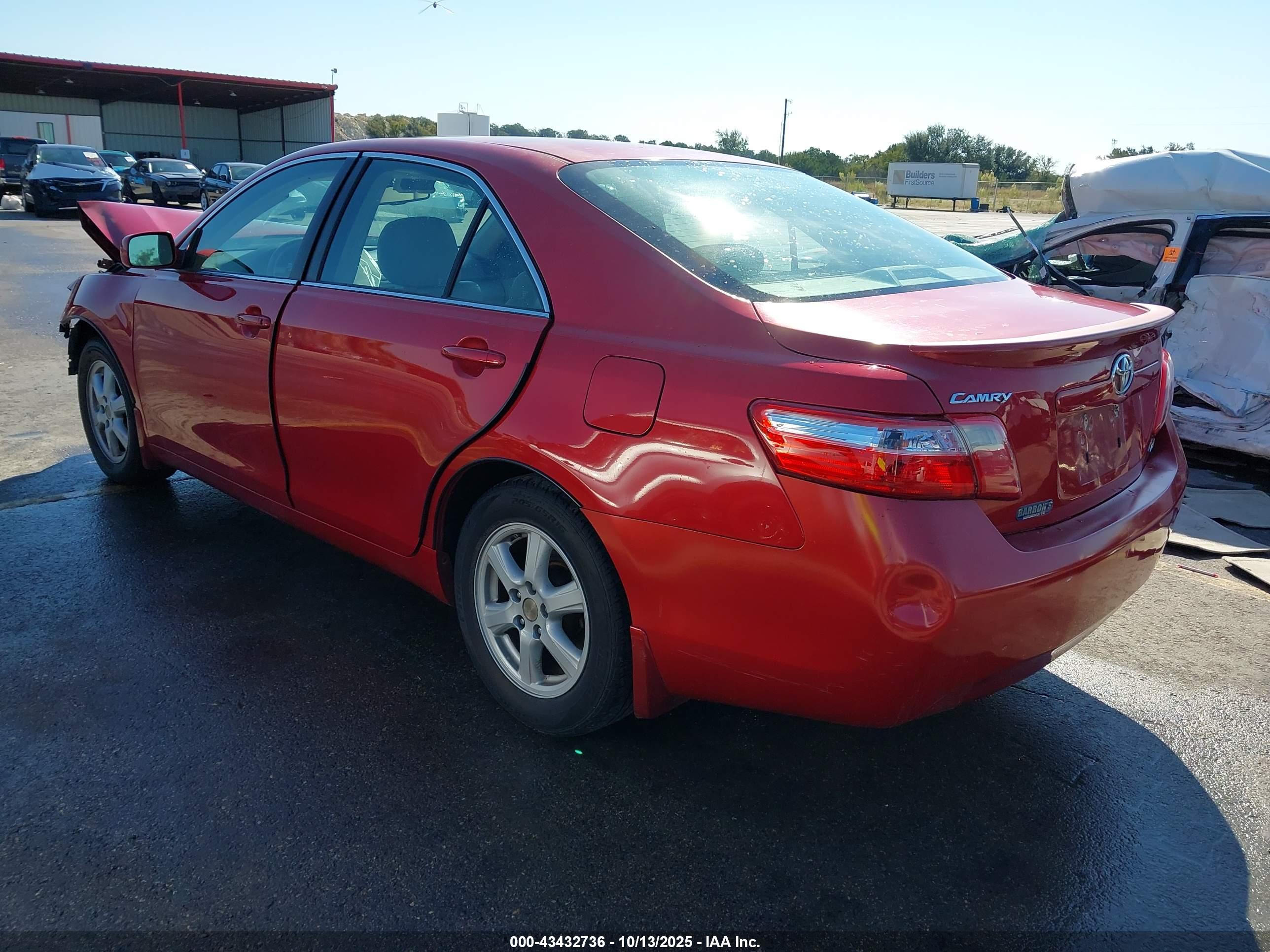 TOYOTA CAMRY image 3