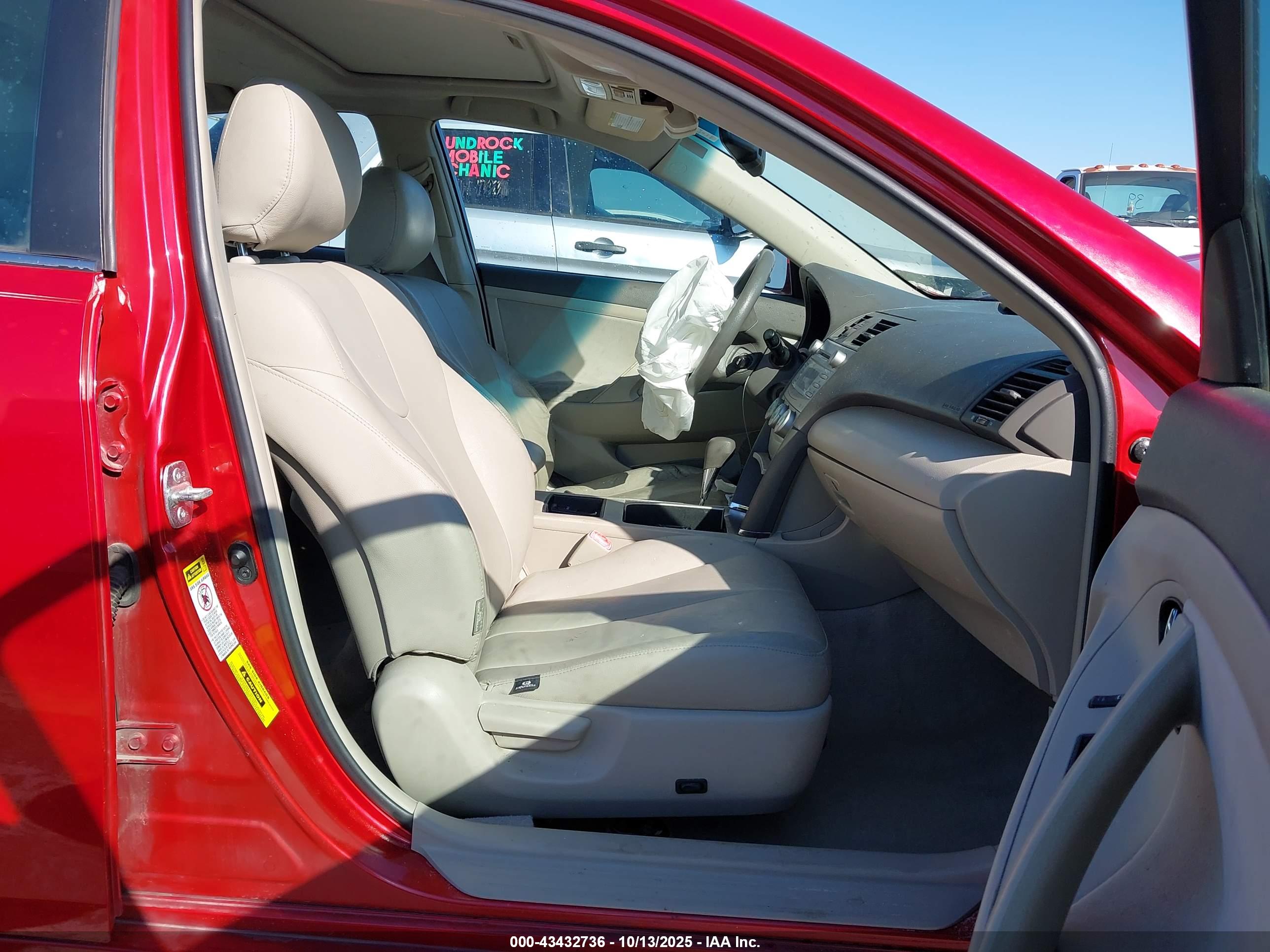 TOYOTA CAMRY image 5