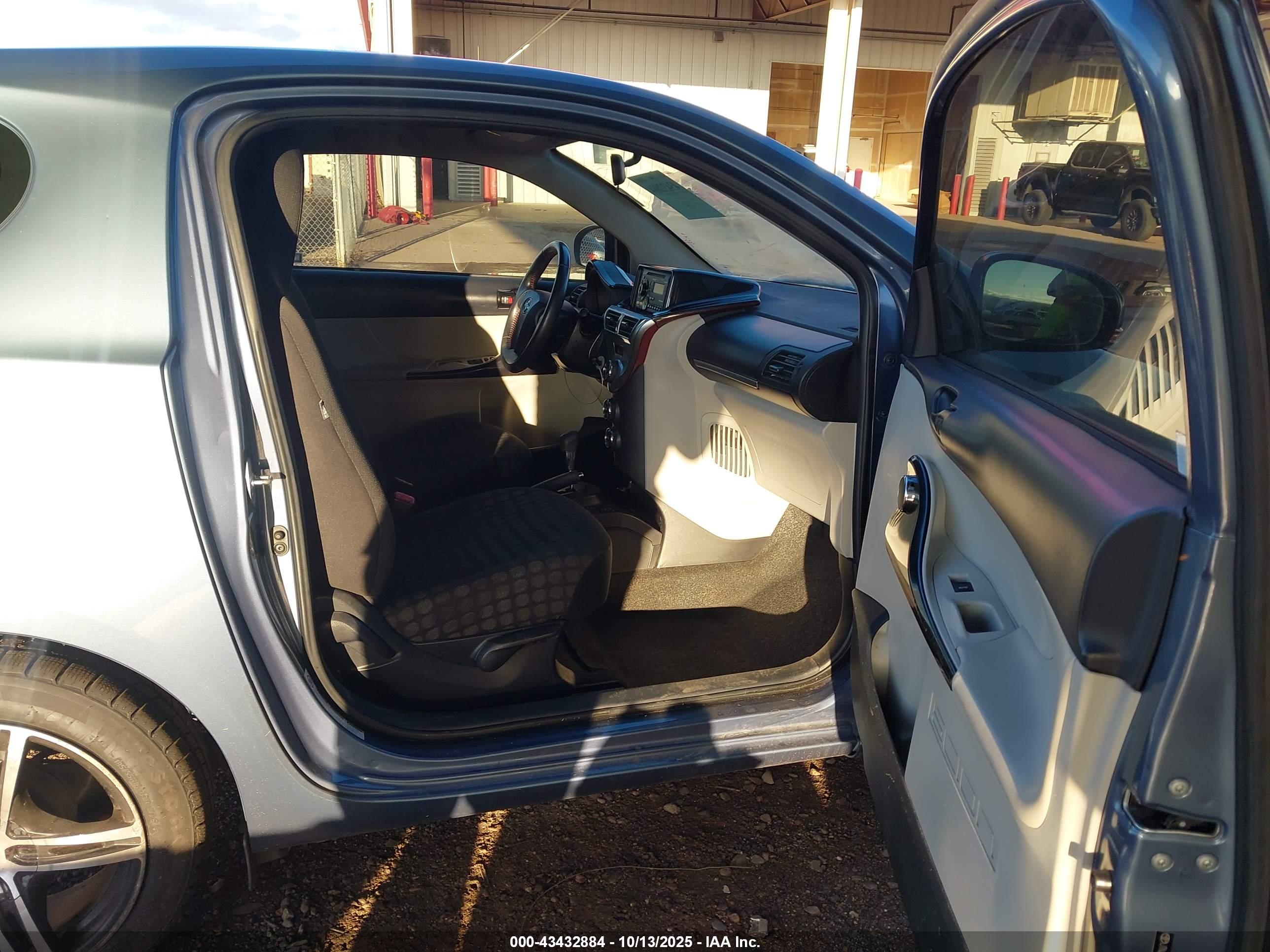 SCION IQ image 5