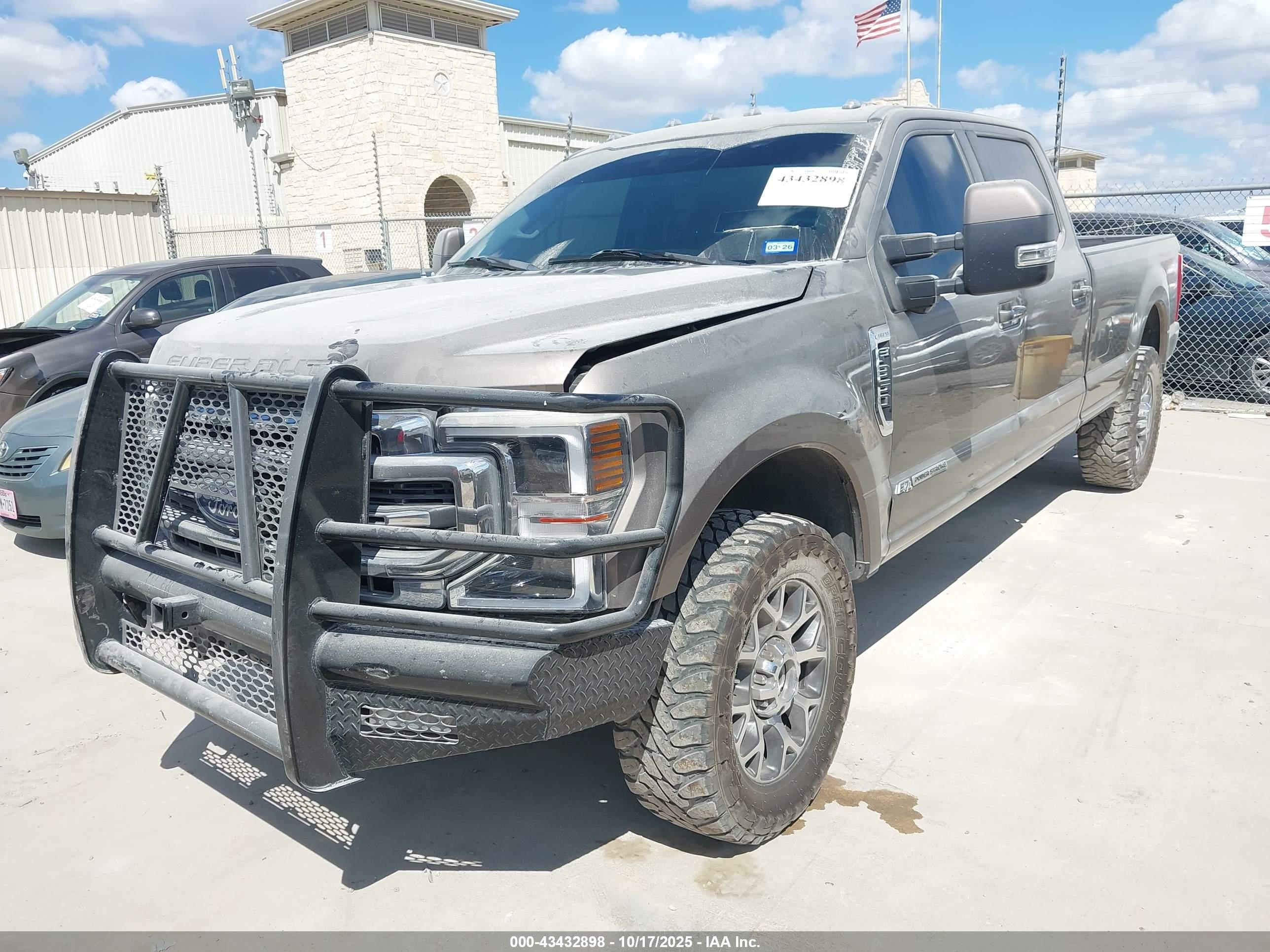 FORD F-350 image 2