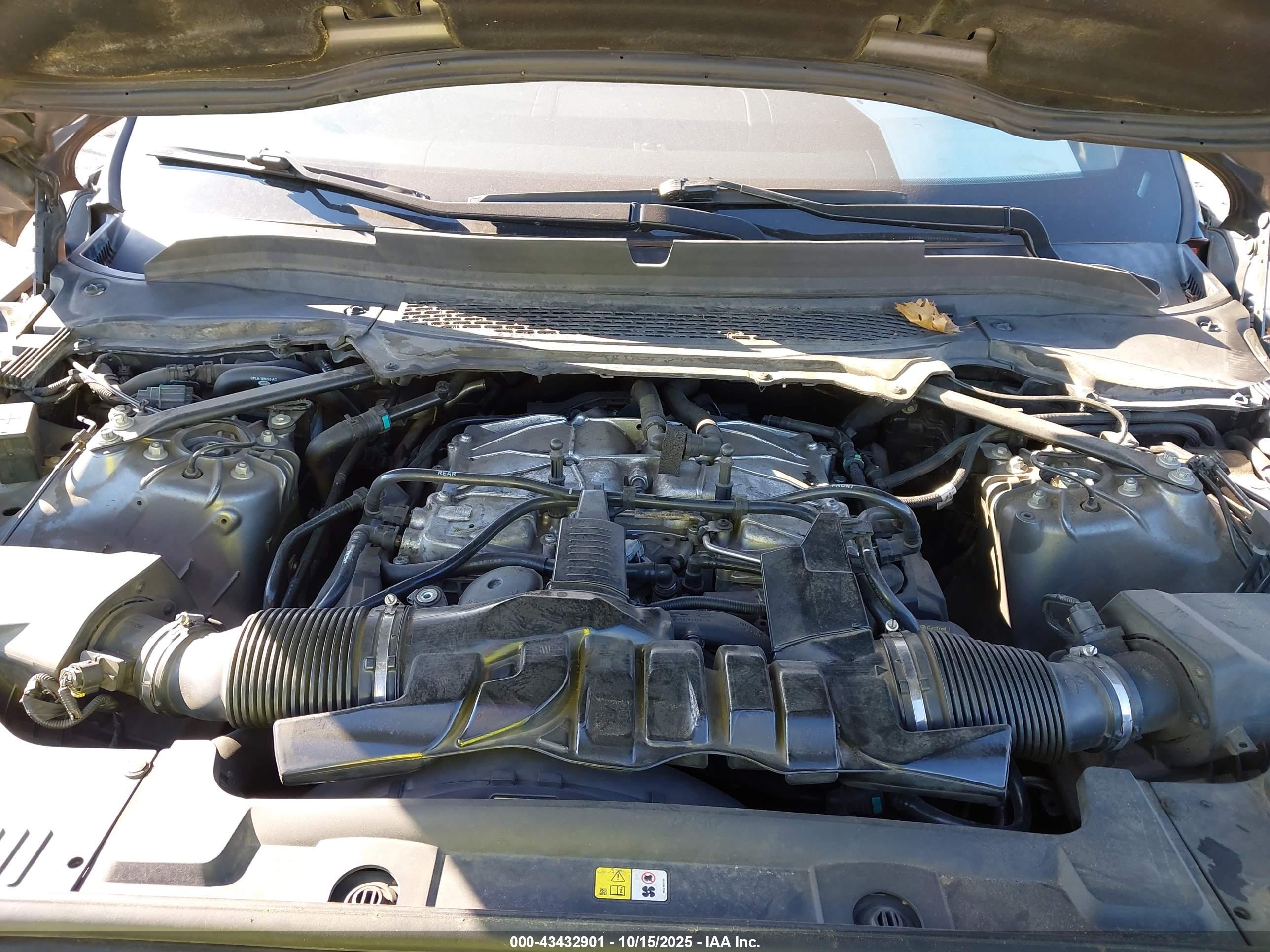 LAND ROVER image 10