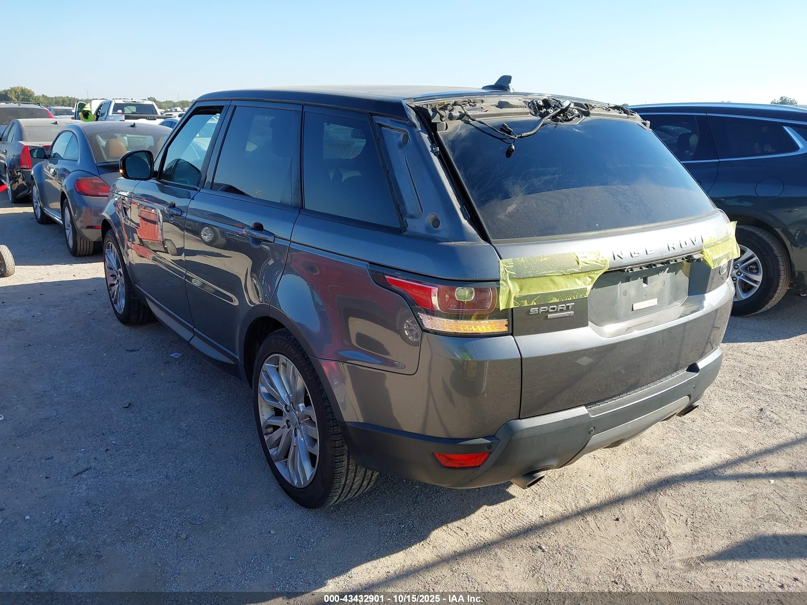 LAND ROVER image 3