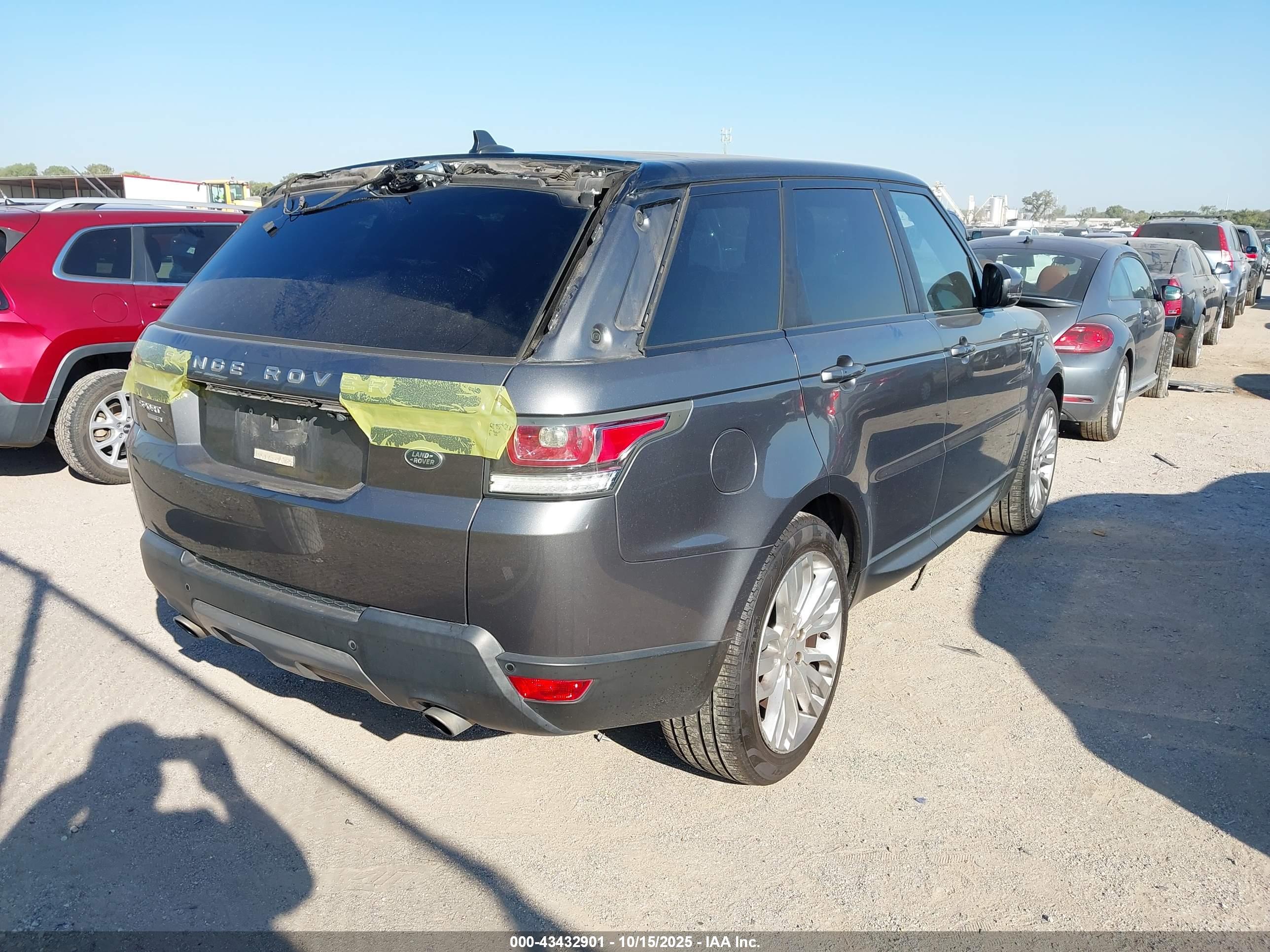 LAND ROVER image 4