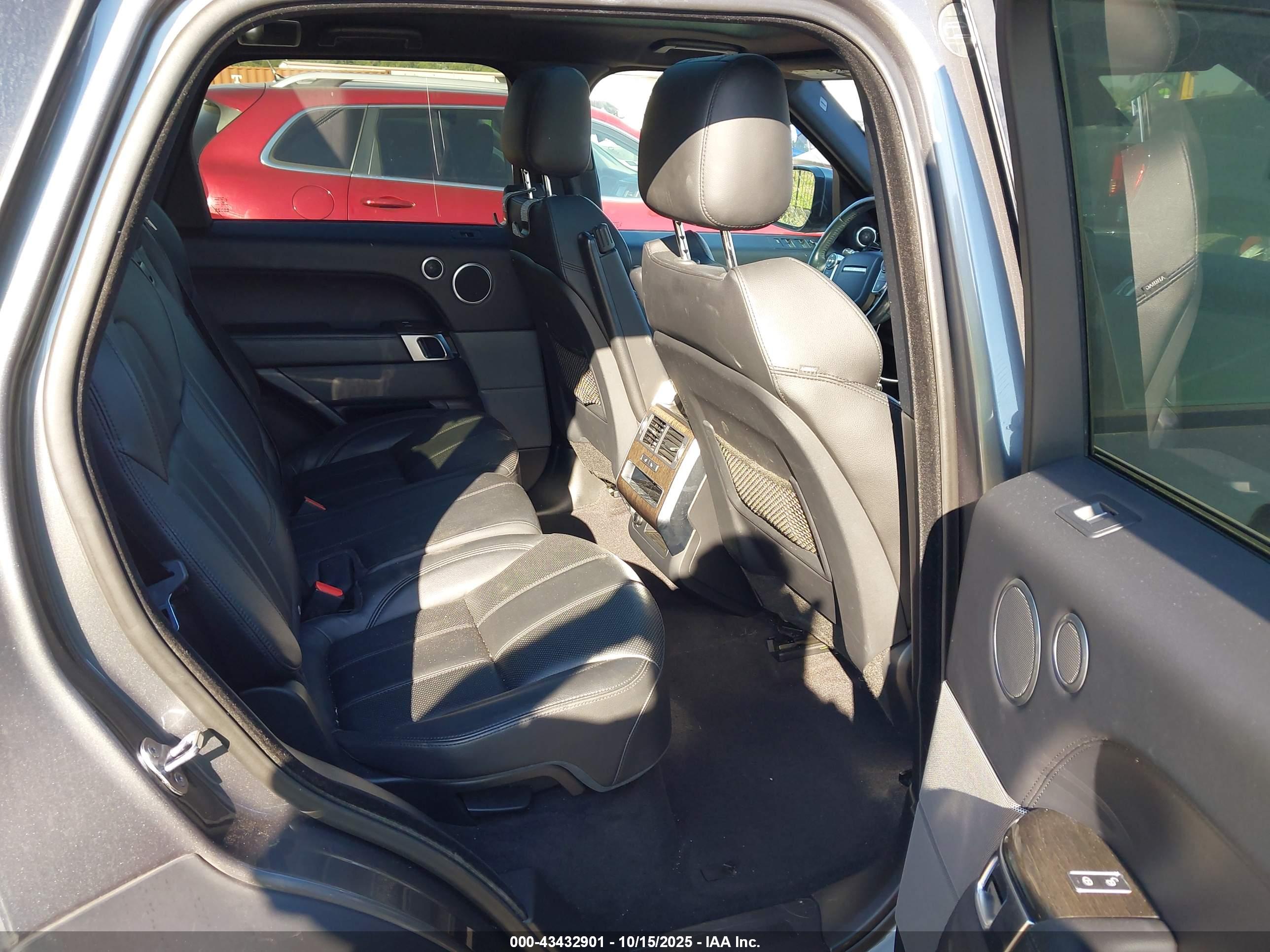 LAND ROVER image 8