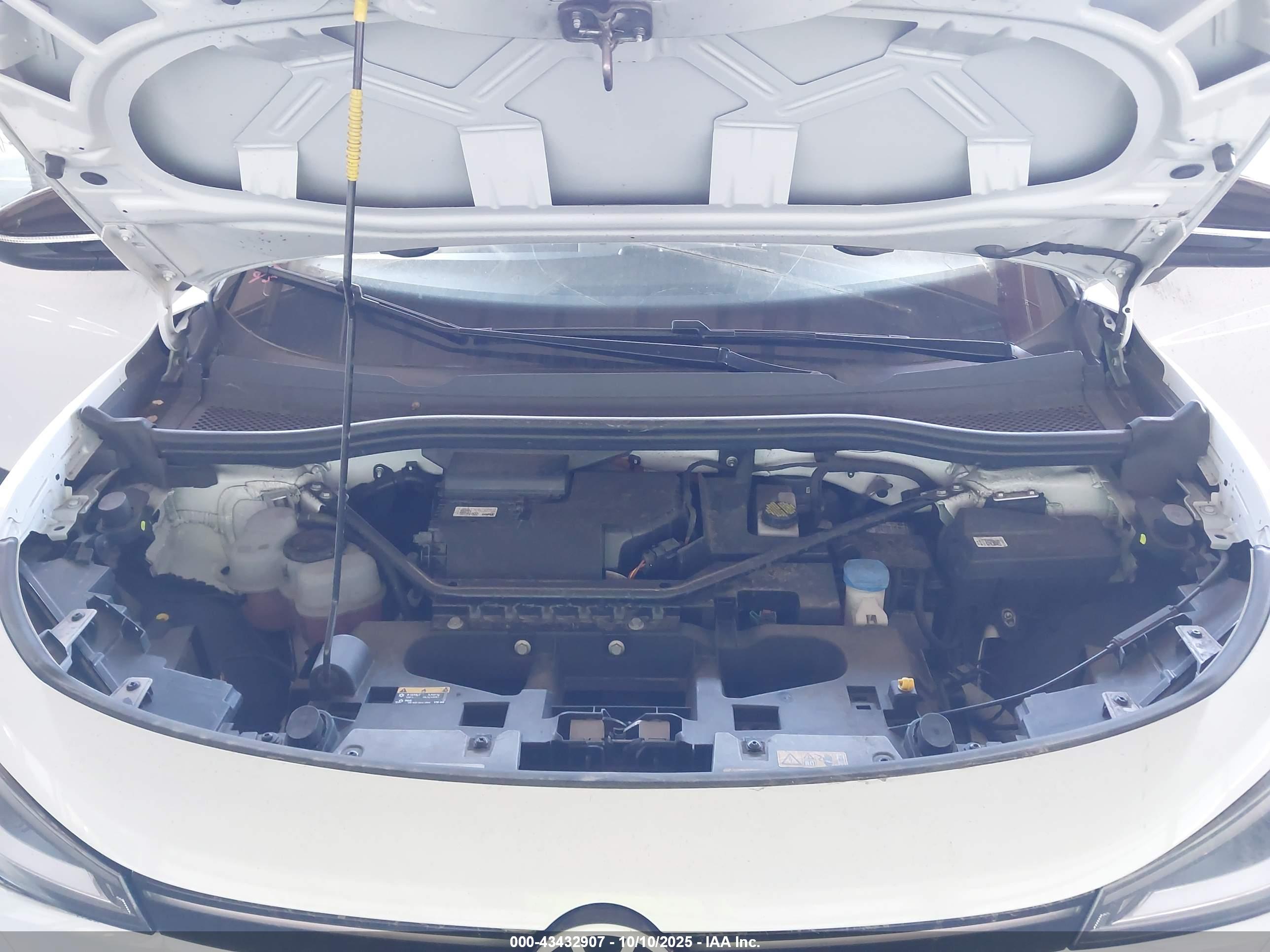 VOLKSWAGEN ID.4 image 10