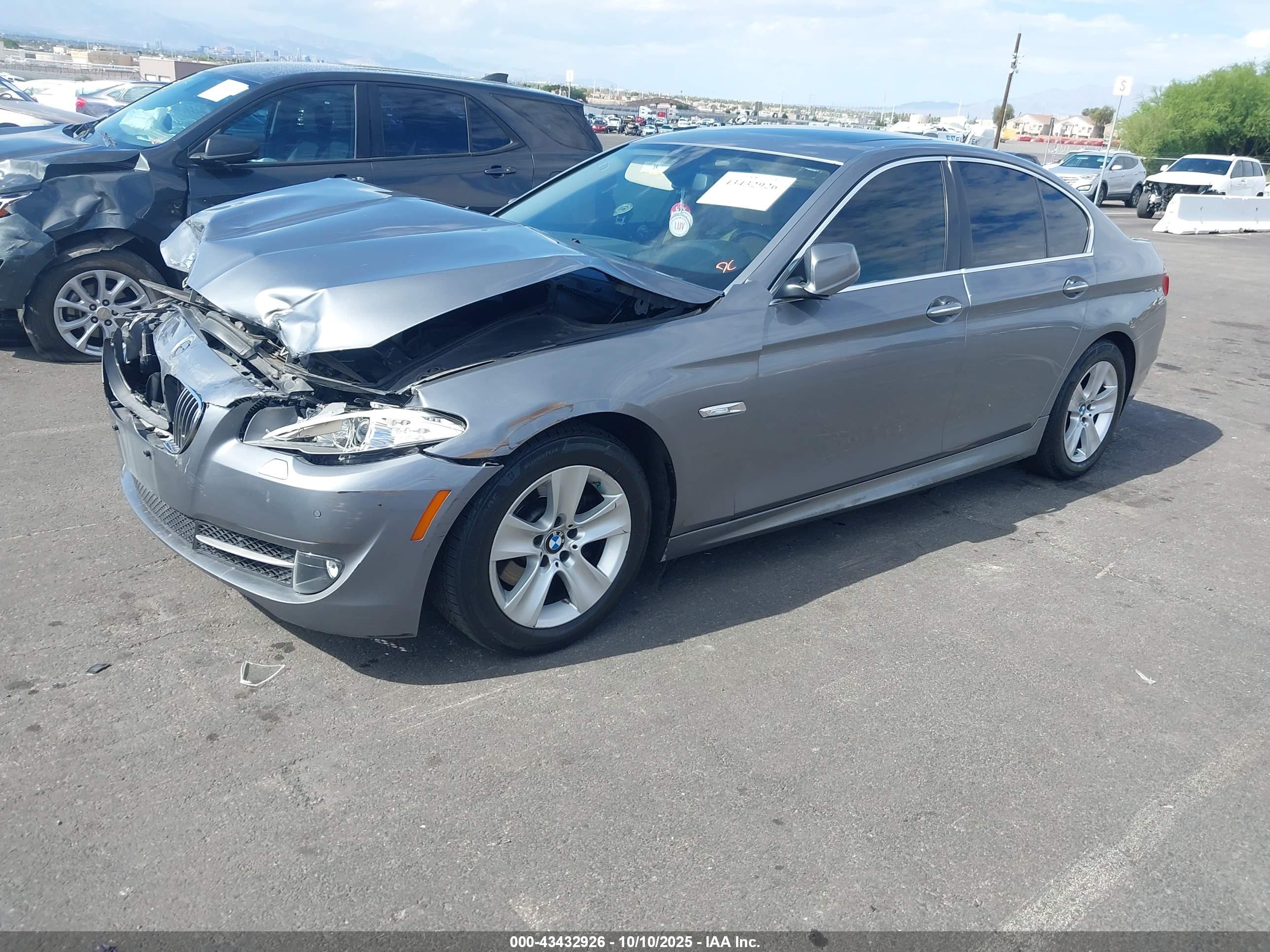 BMW 528I image 2