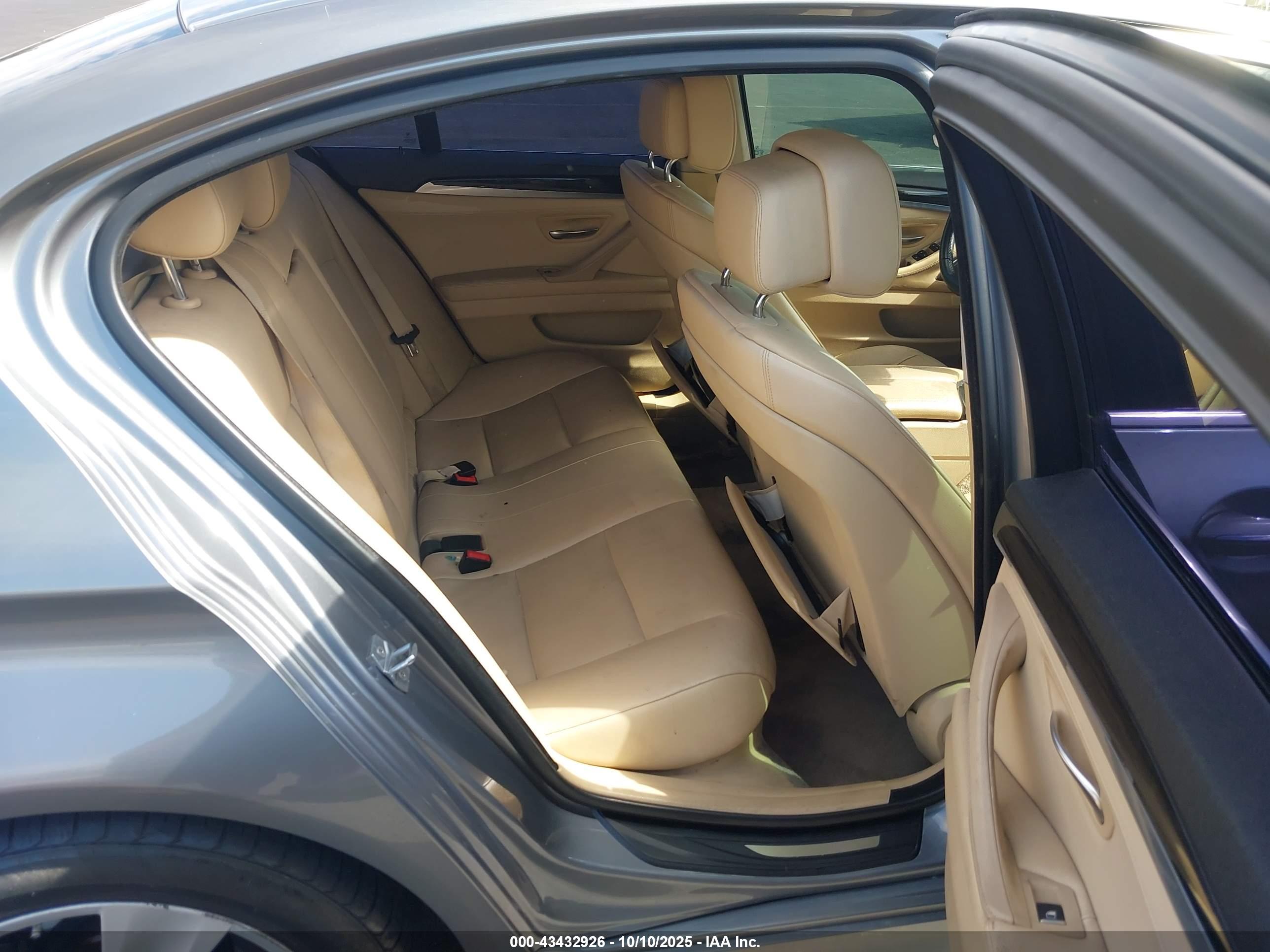 BMW 528I image 8