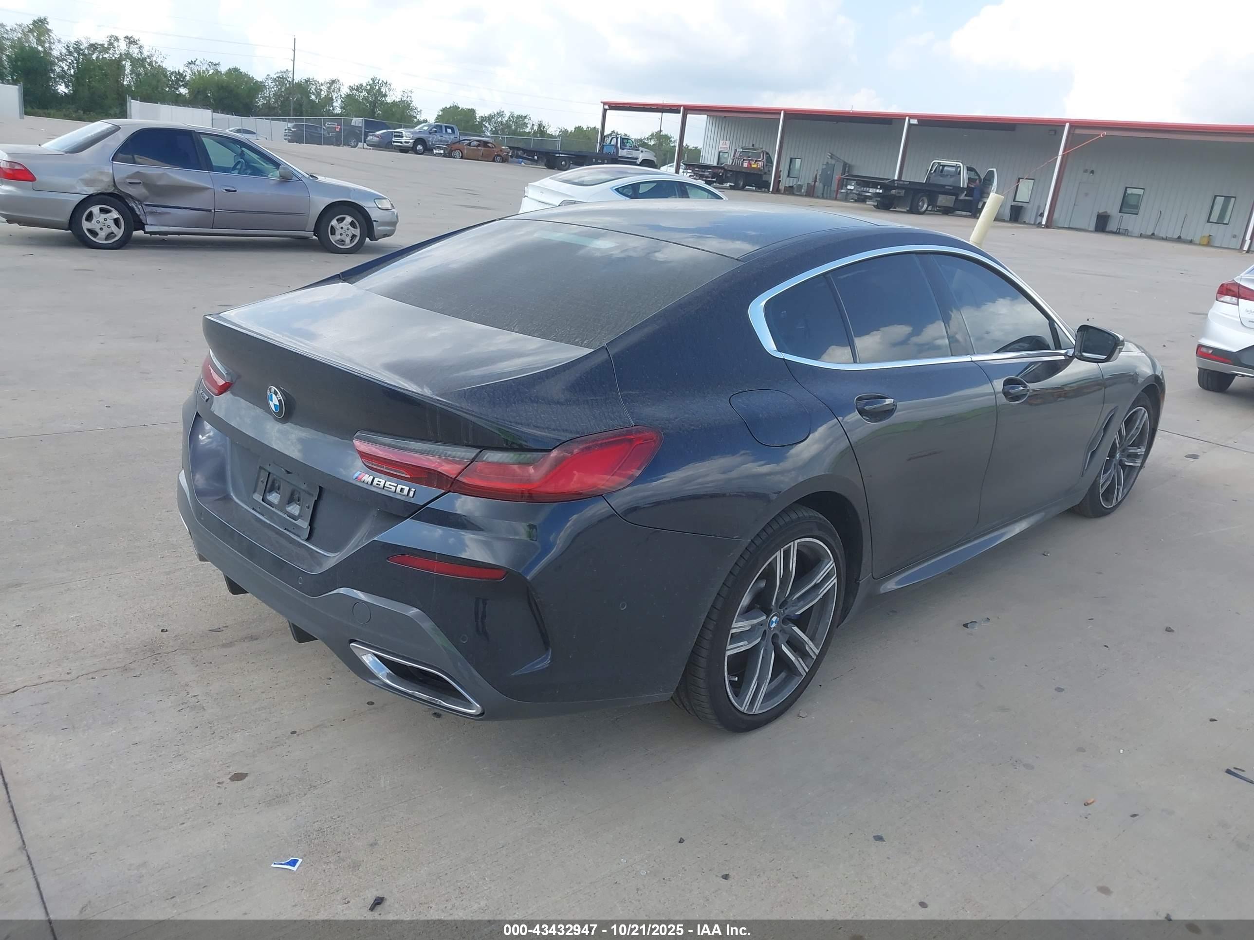 BMW M850I image 4