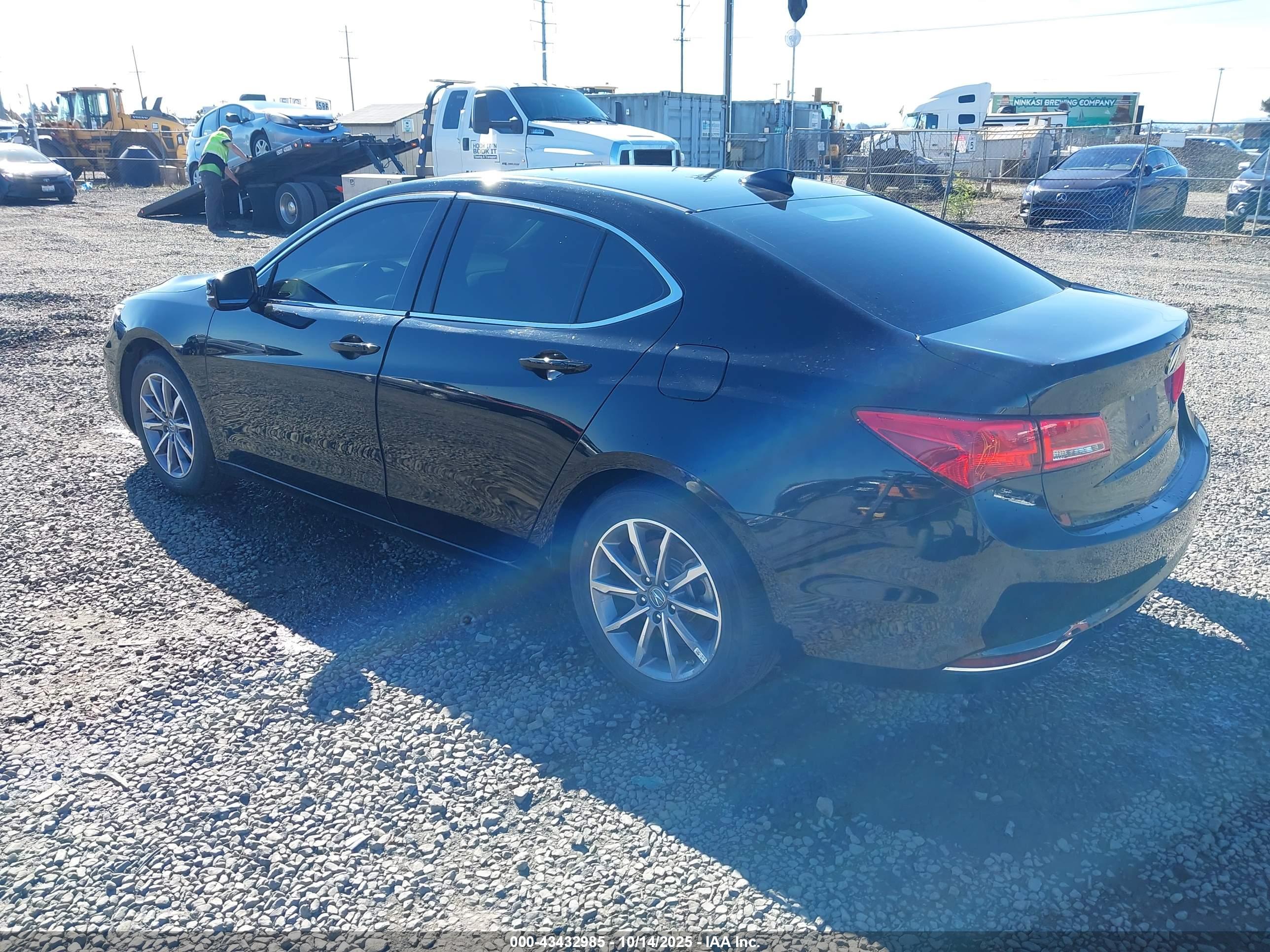 ACURA TLX image 3