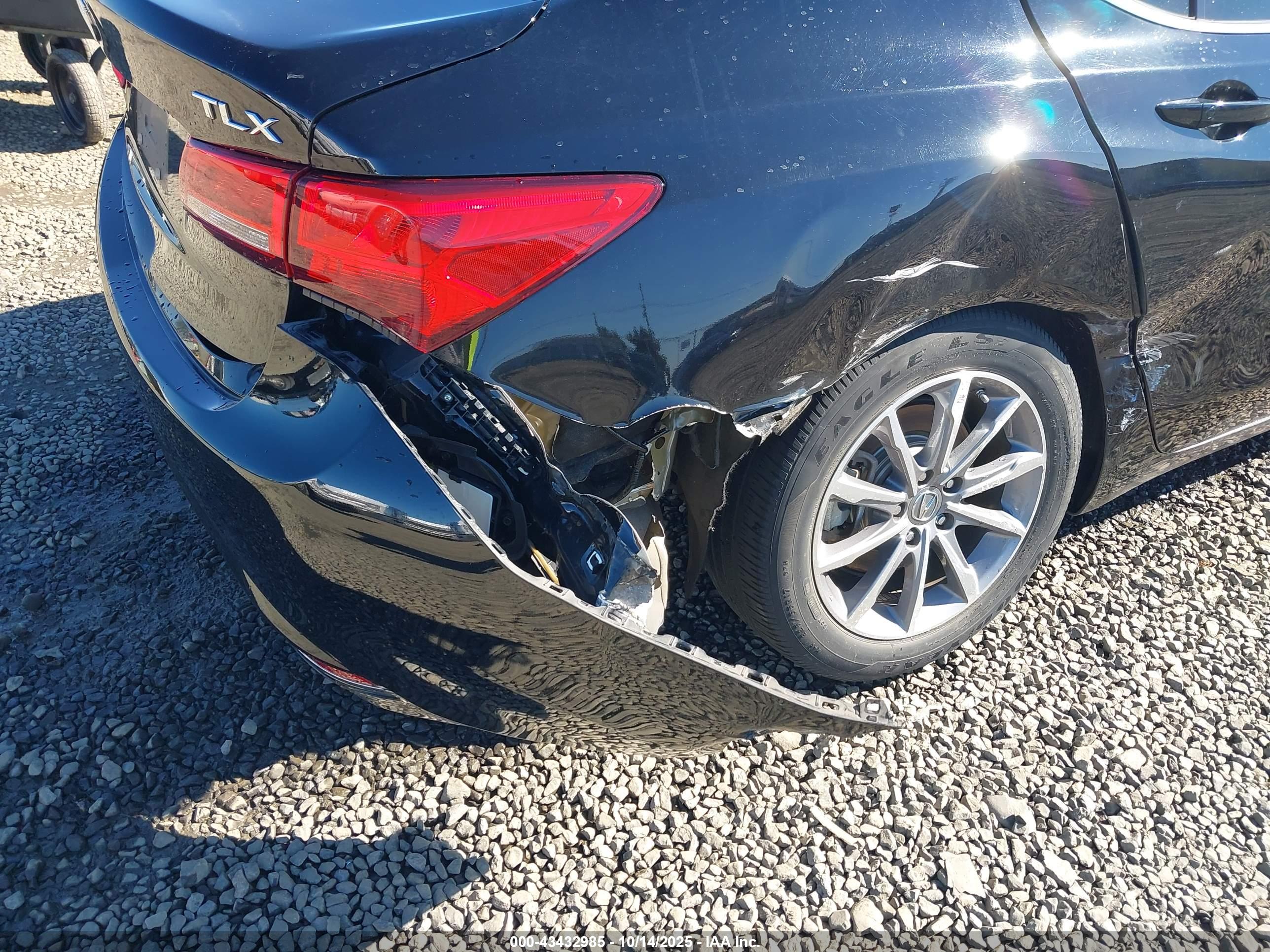 ACURA TLX image 6